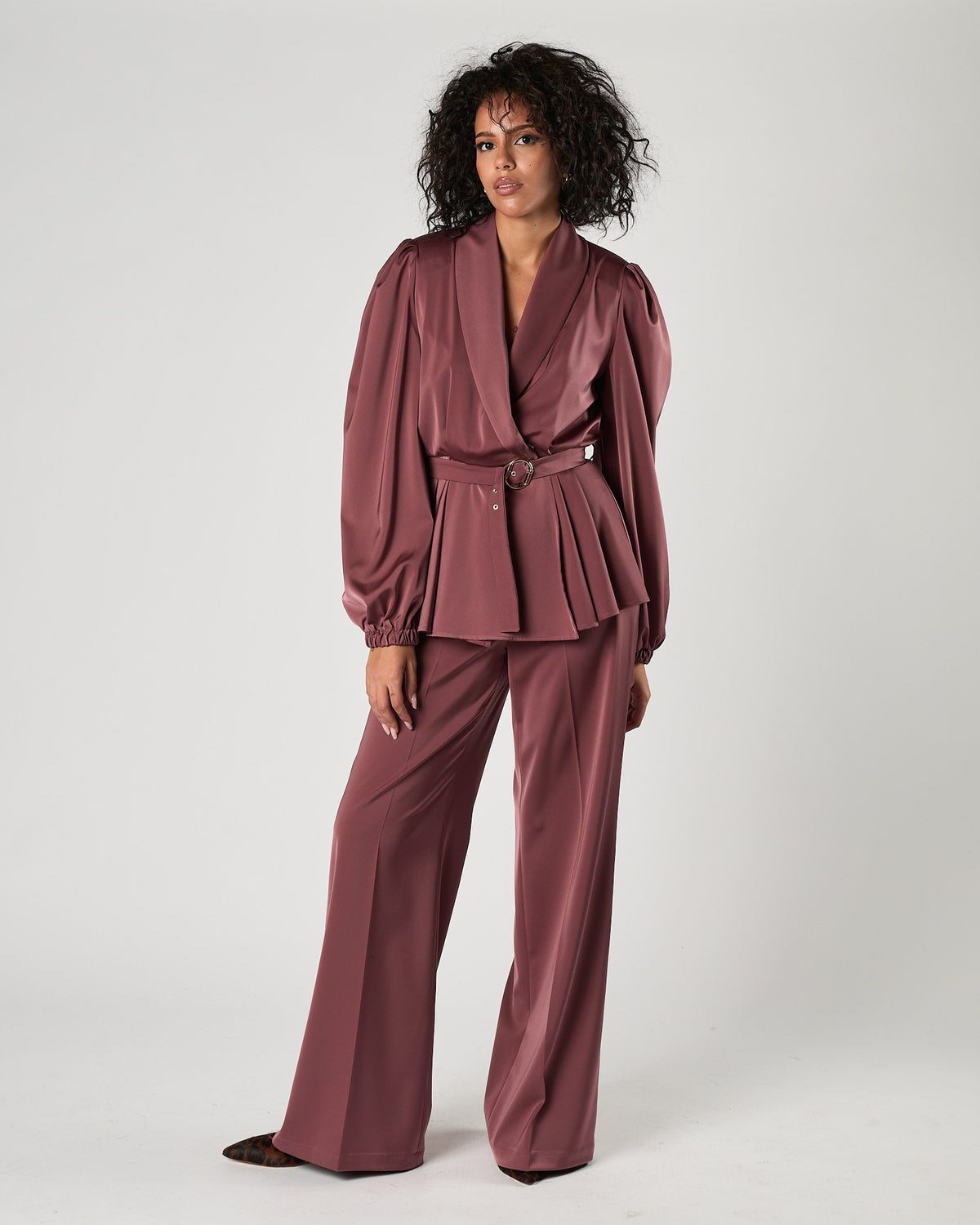 Pantalone Silence in satin wine