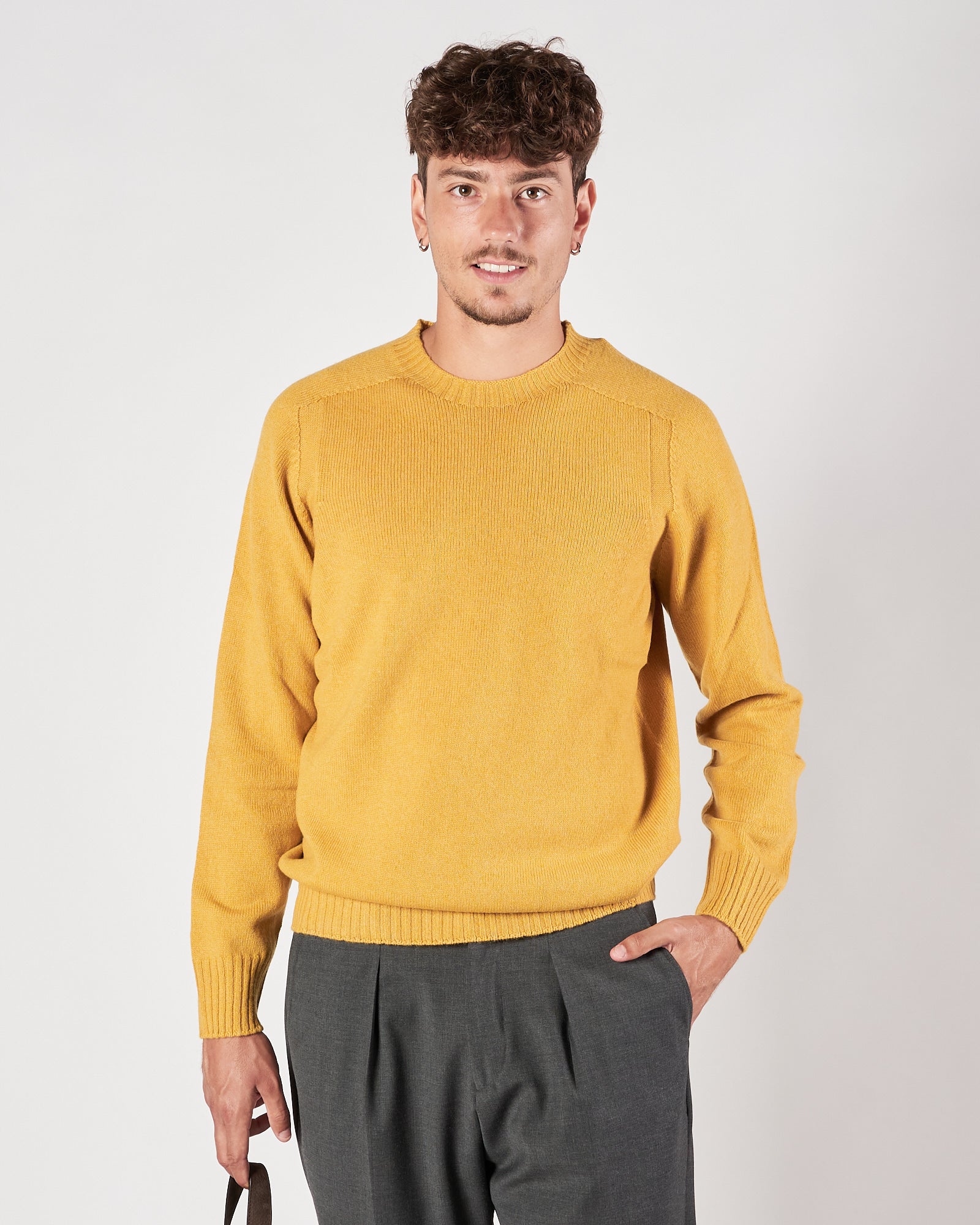 Maglia A|STORE in lana girocollo giallo