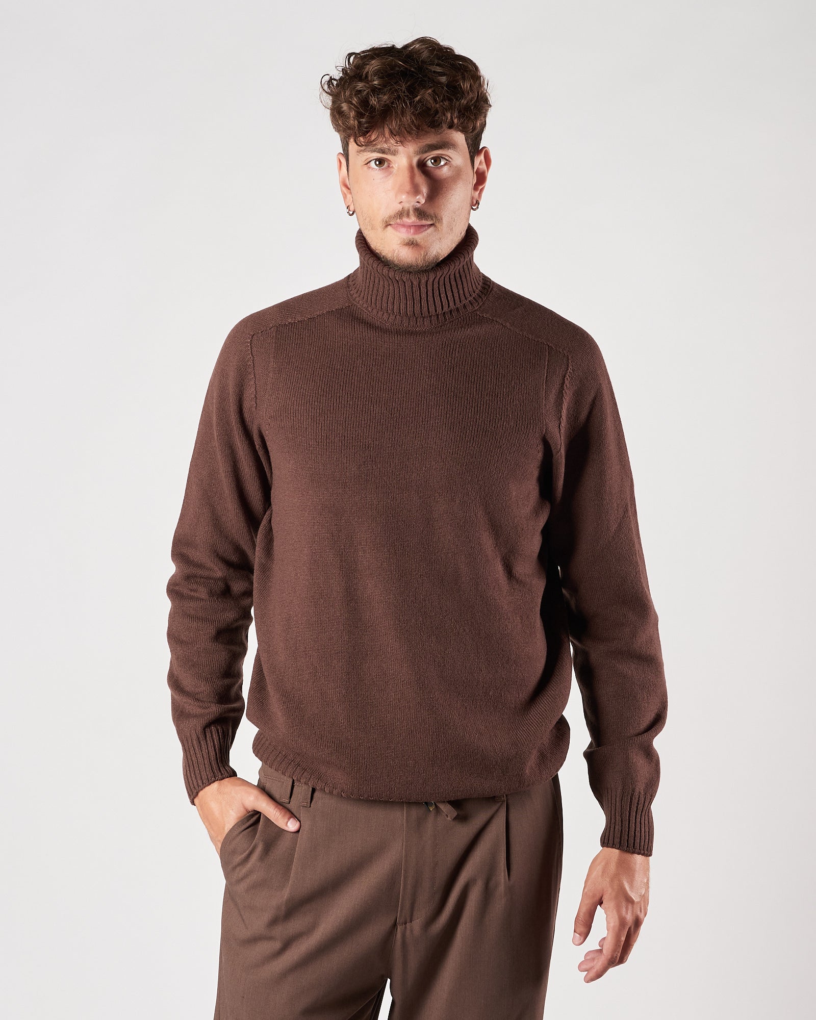 Maglia A|STORE collo alto marrone