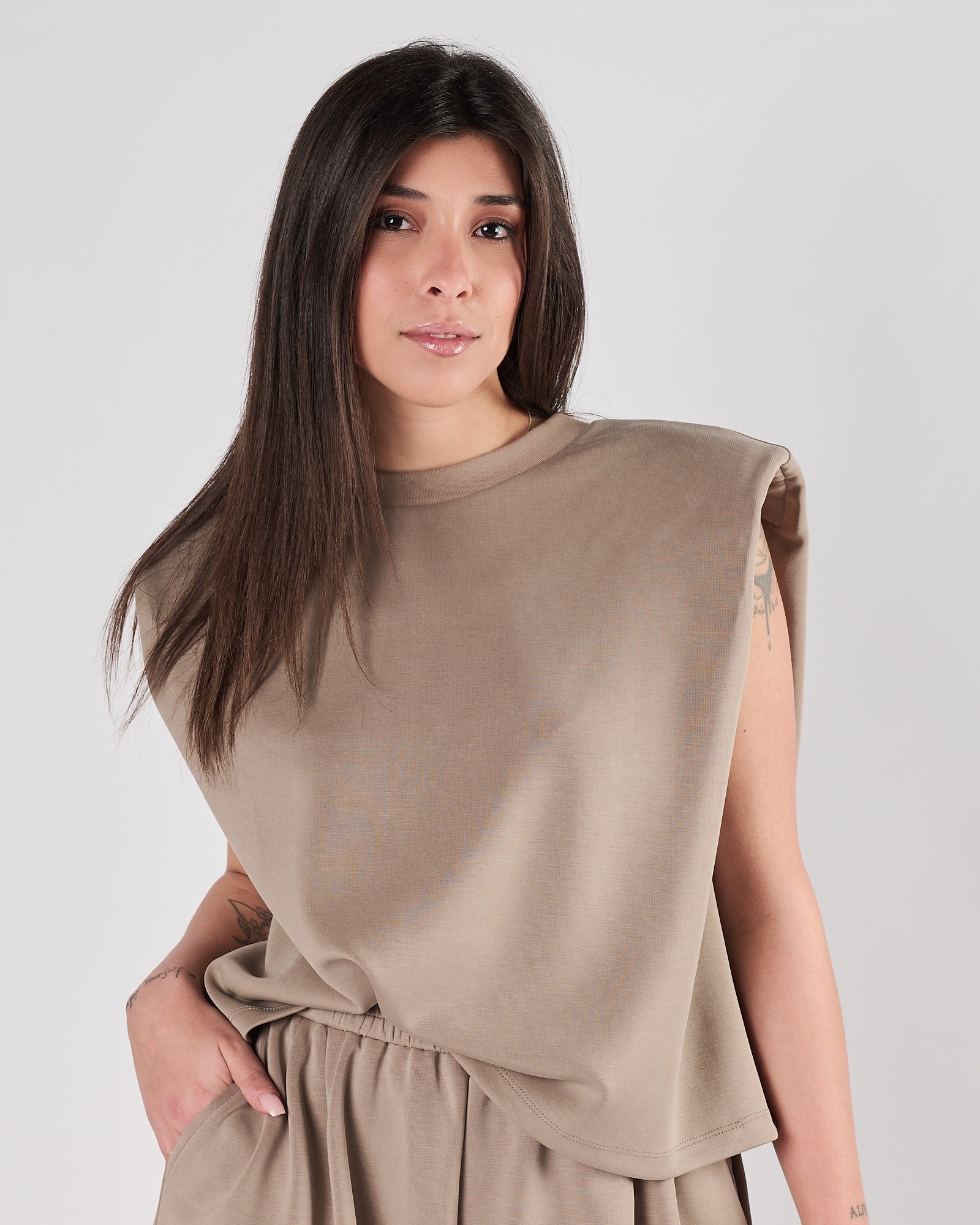 T-shirt Eleh con spallini fango