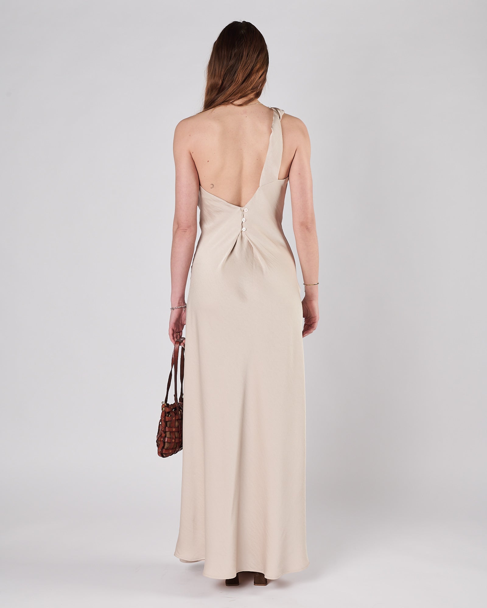 Abito Eleh lungo monospalla di raso ecru