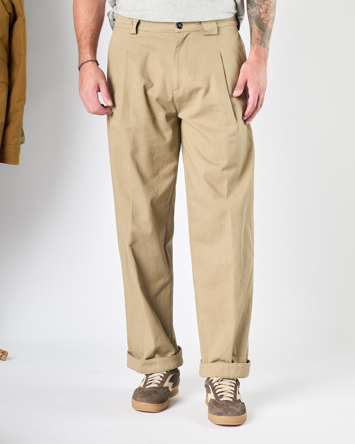 Pantalone Officina36 in cotone gamba larga deserto