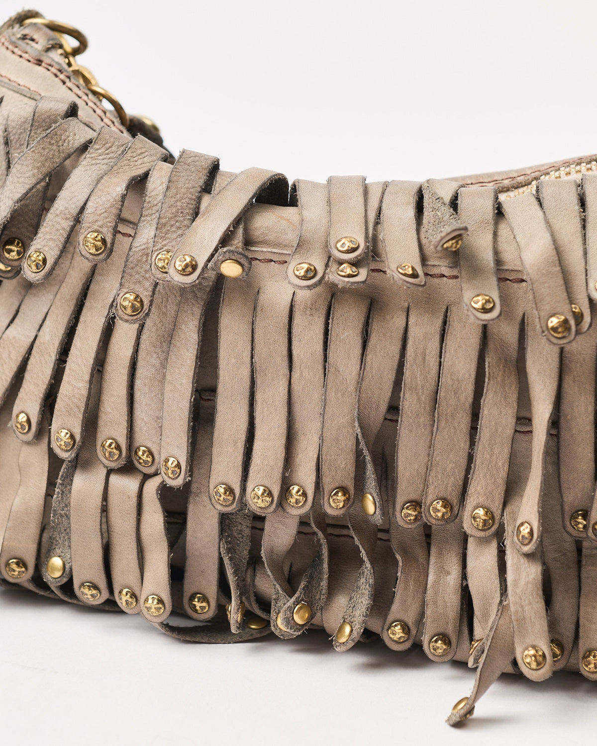 Borsa Campomaggi Natalia con frange e borchie grigia