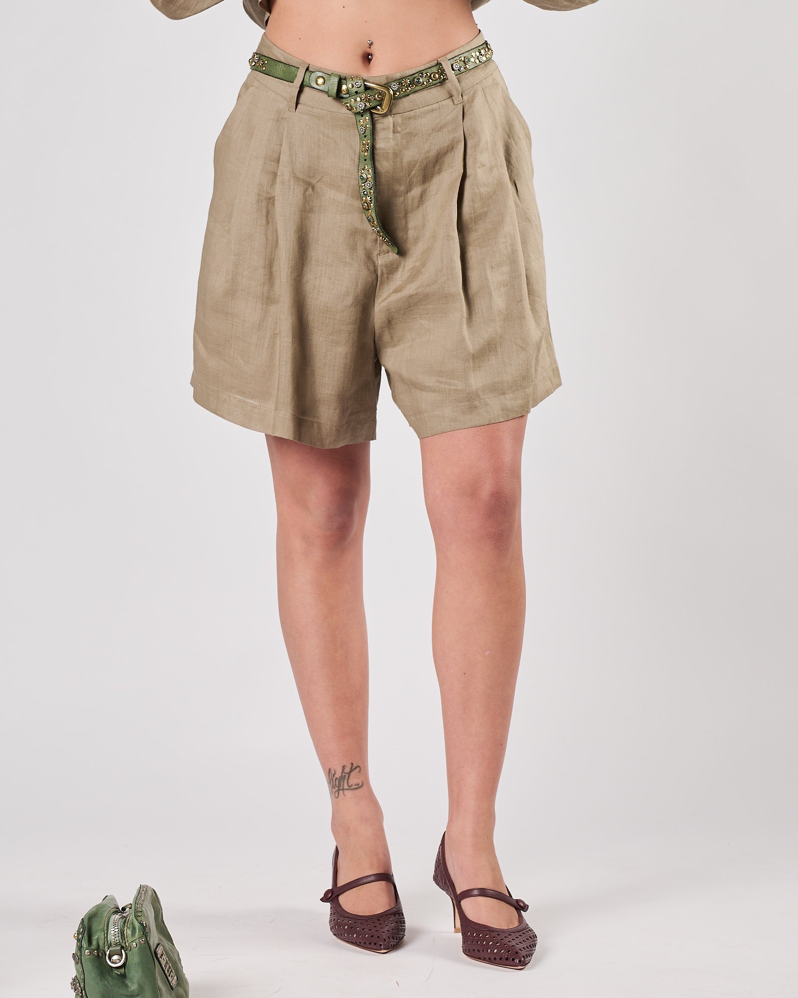 Short Eleh morbido con pence fango