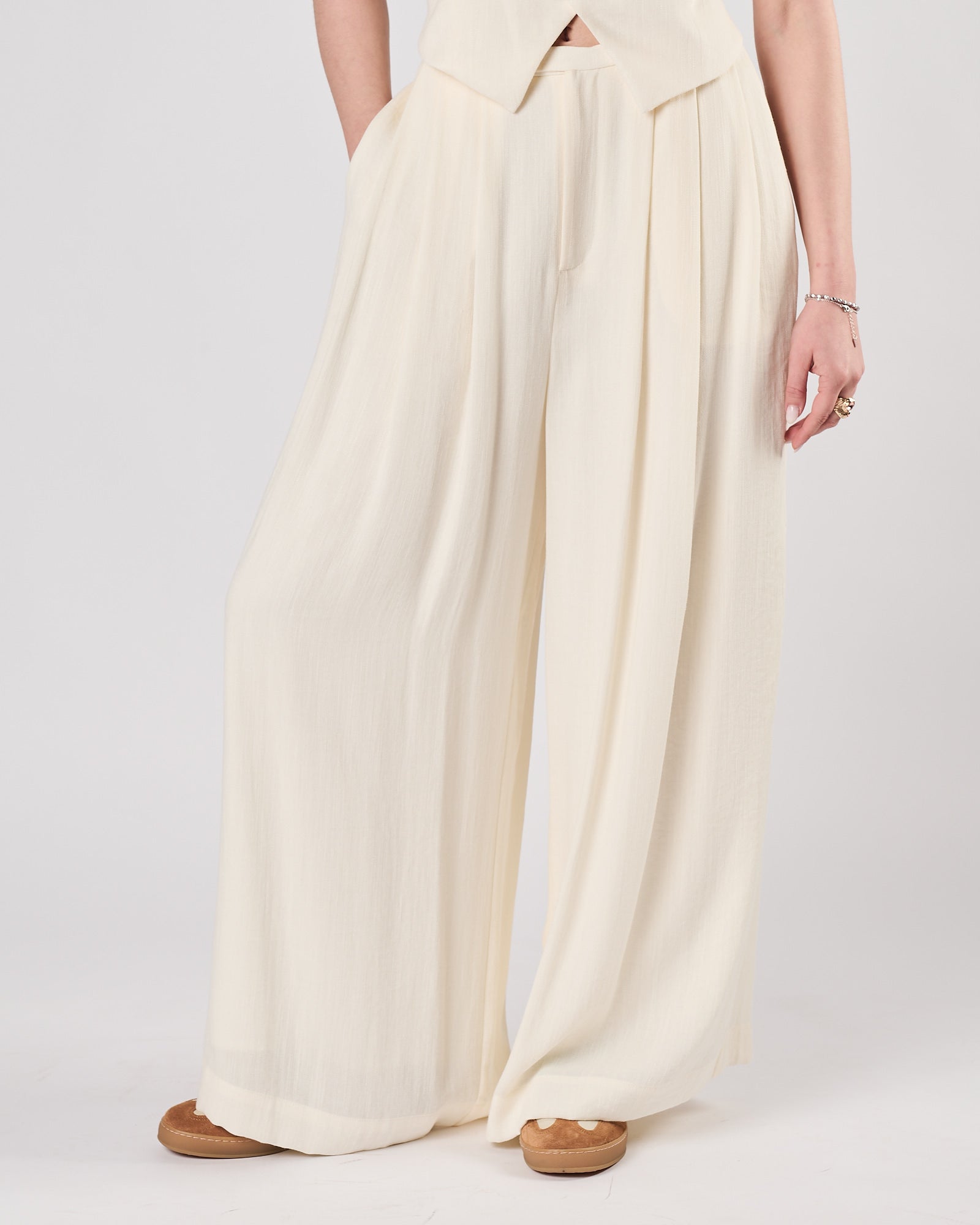 Pantalone Eleh con pieghe panna