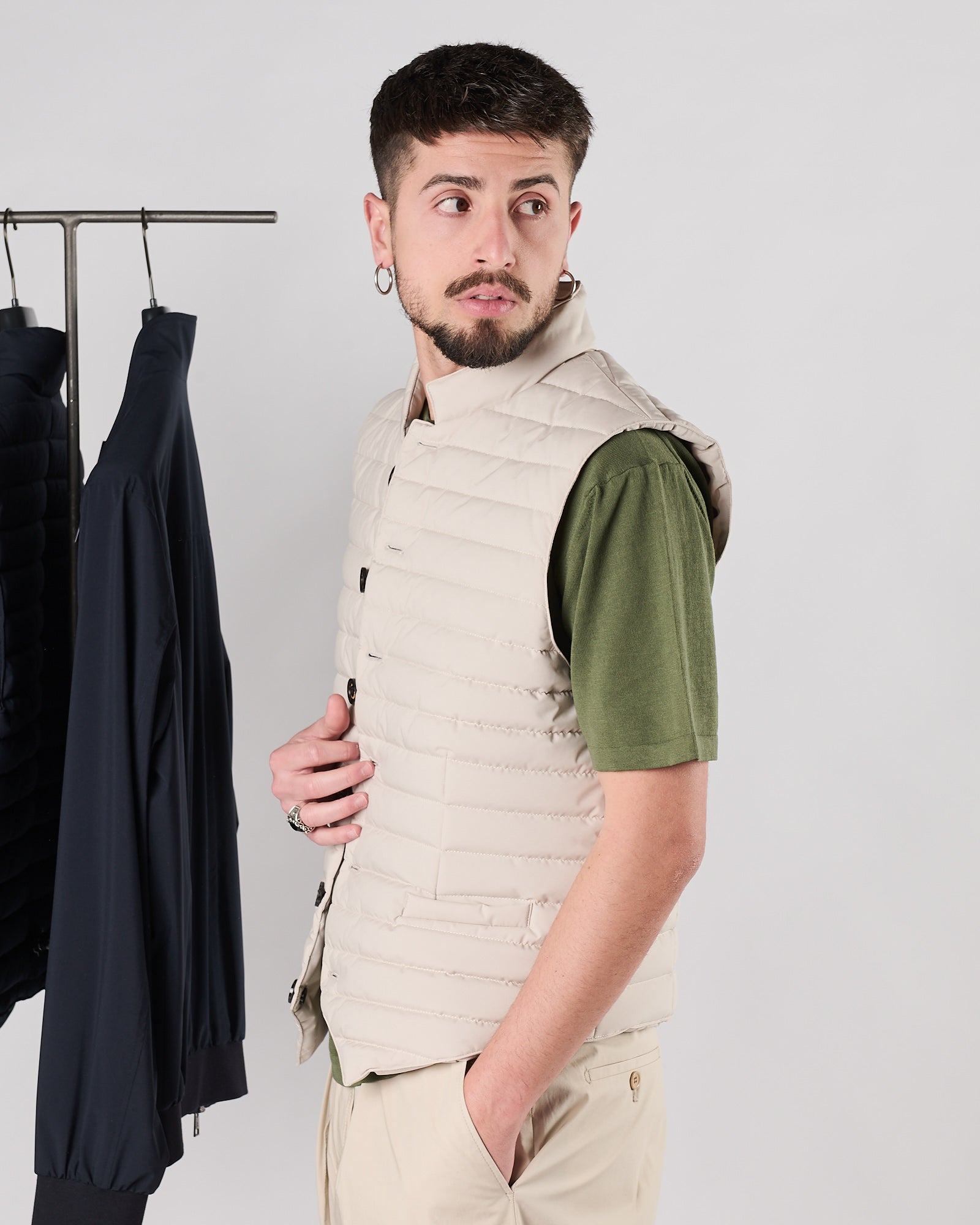 Gilet Onthebund con bottoni imbottito beige