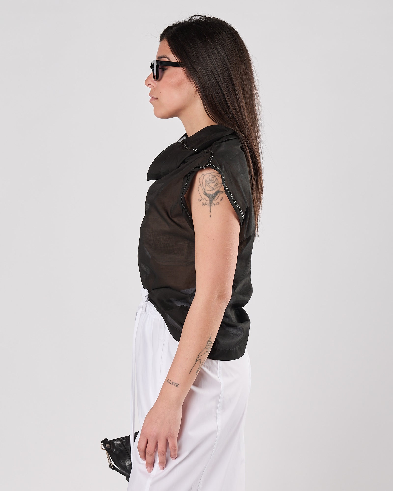 Blusa Tela9 in mussola lavata nera