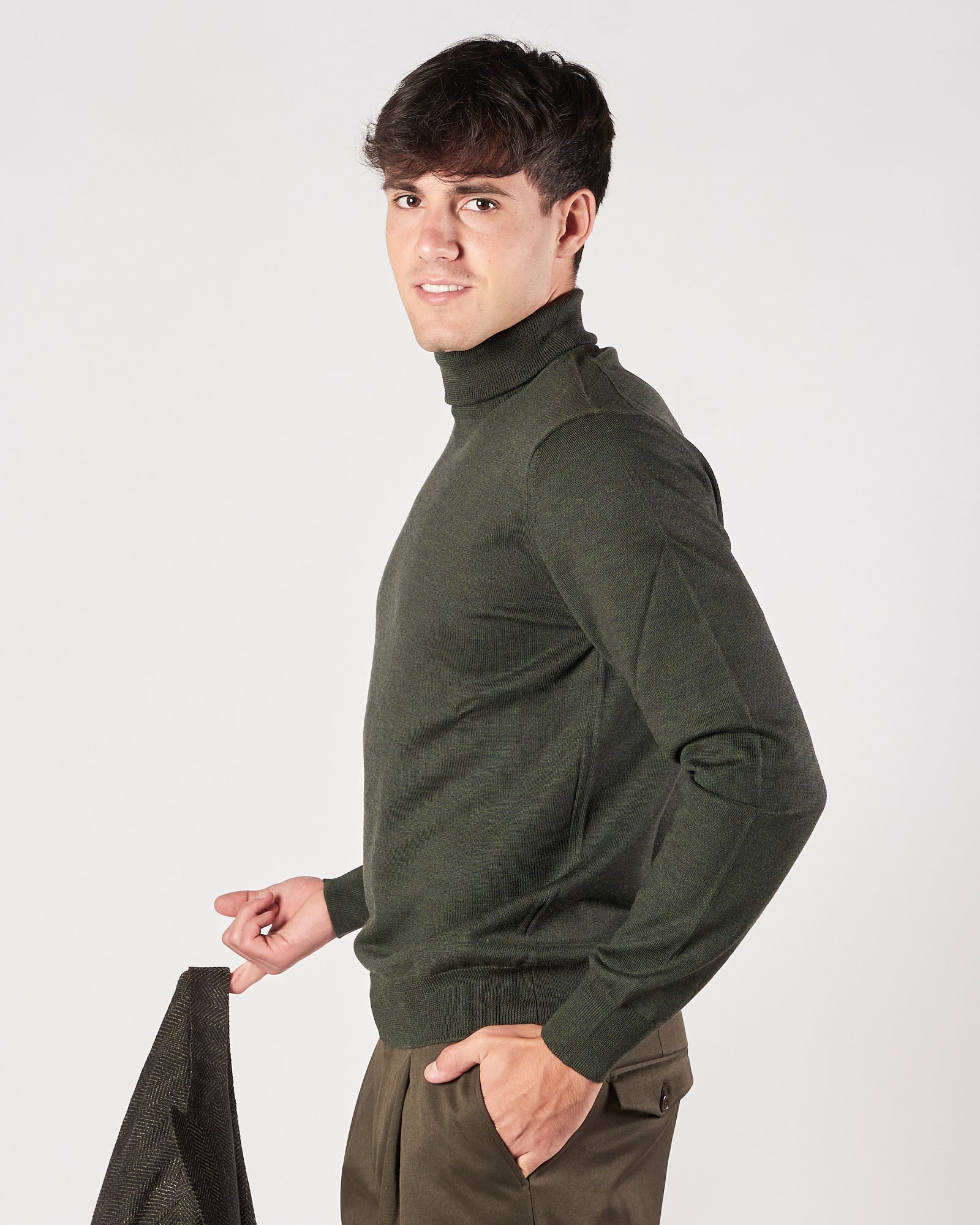 Maglia A|STORE collo alto in lana verde bosco