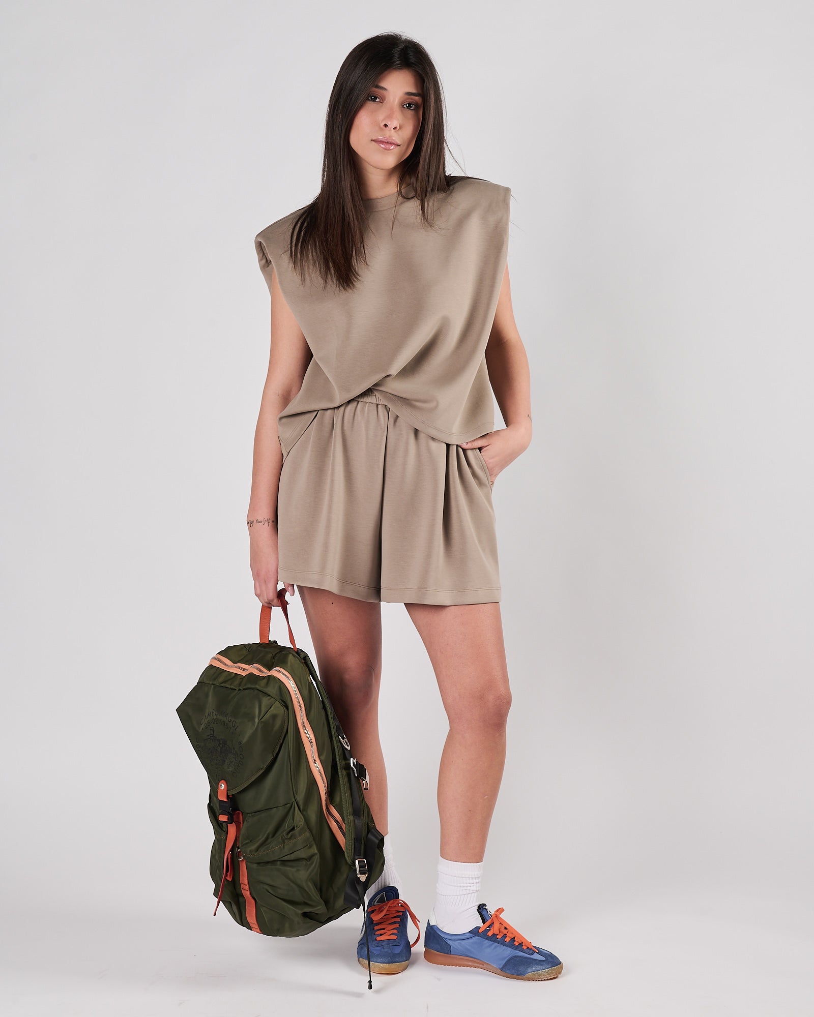 T-shirt Eleh con spallini fango