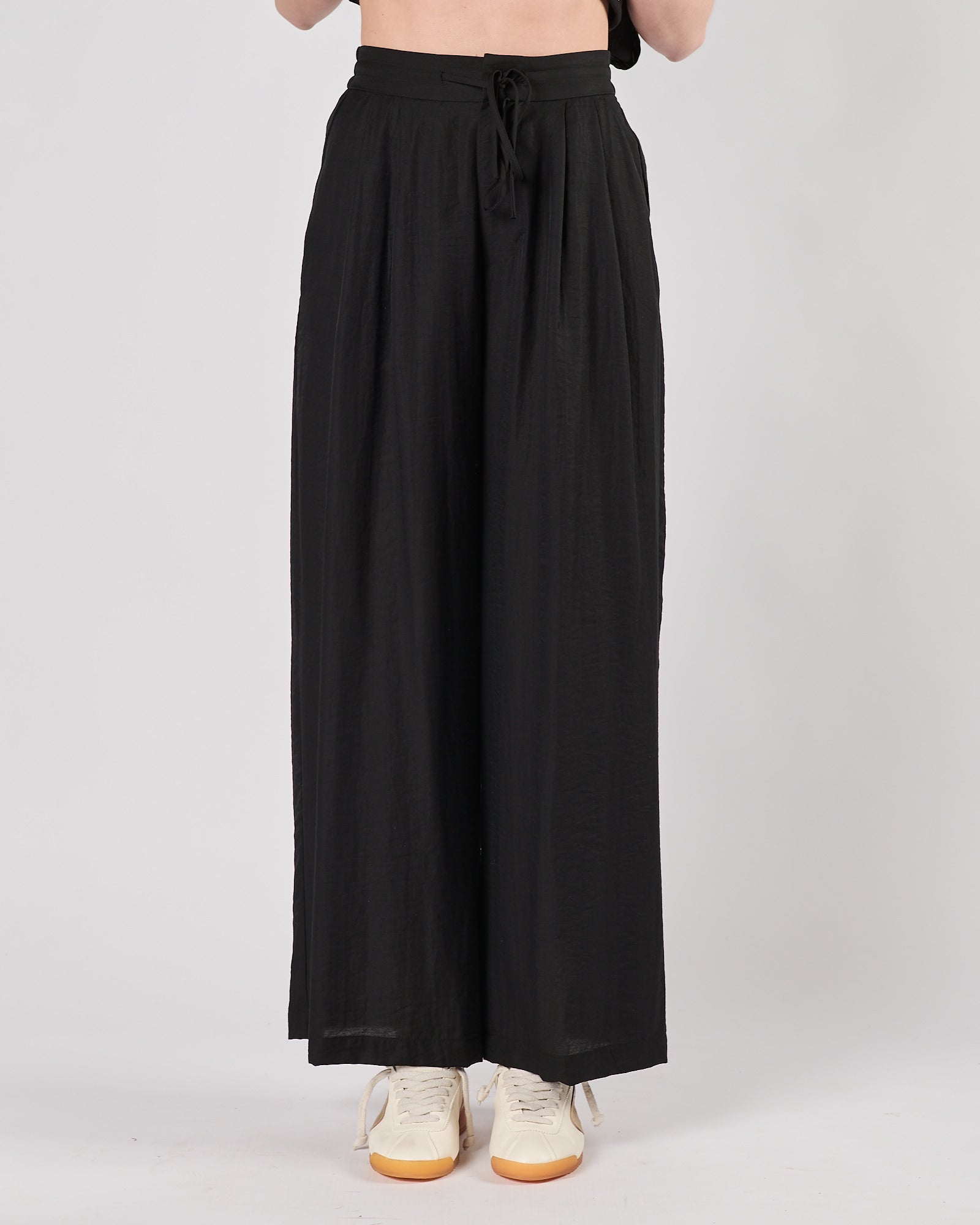 Pantalone Eleh nero con pence