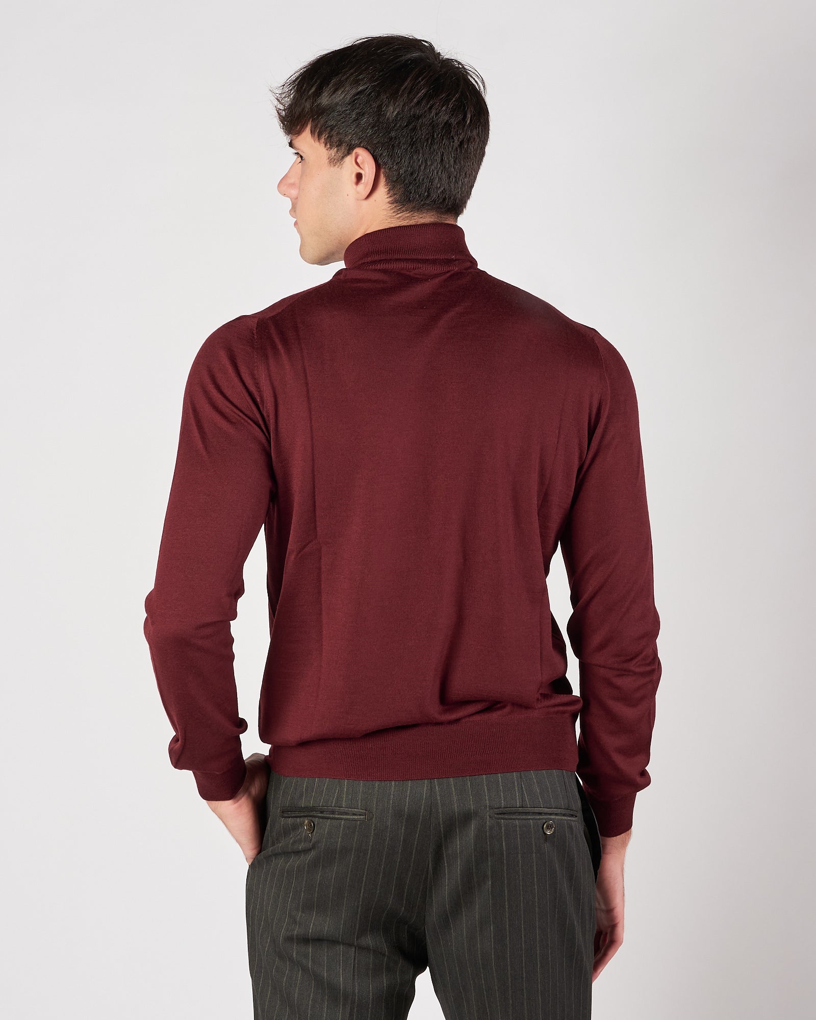 Maglia A|STORE collo alto in lana finezza 18 bordeaux