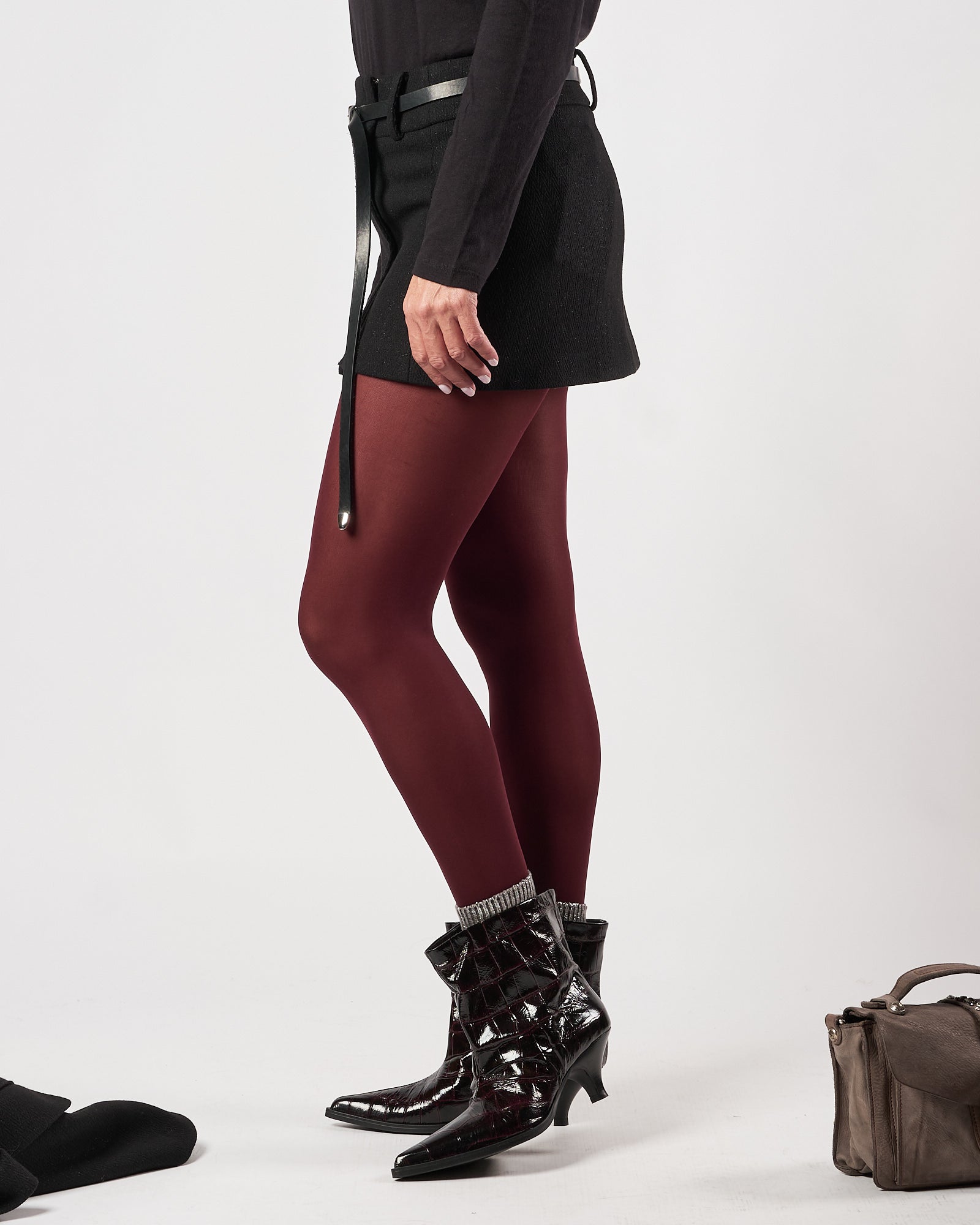 Gonna Eleh corta nera spinata brillantinata