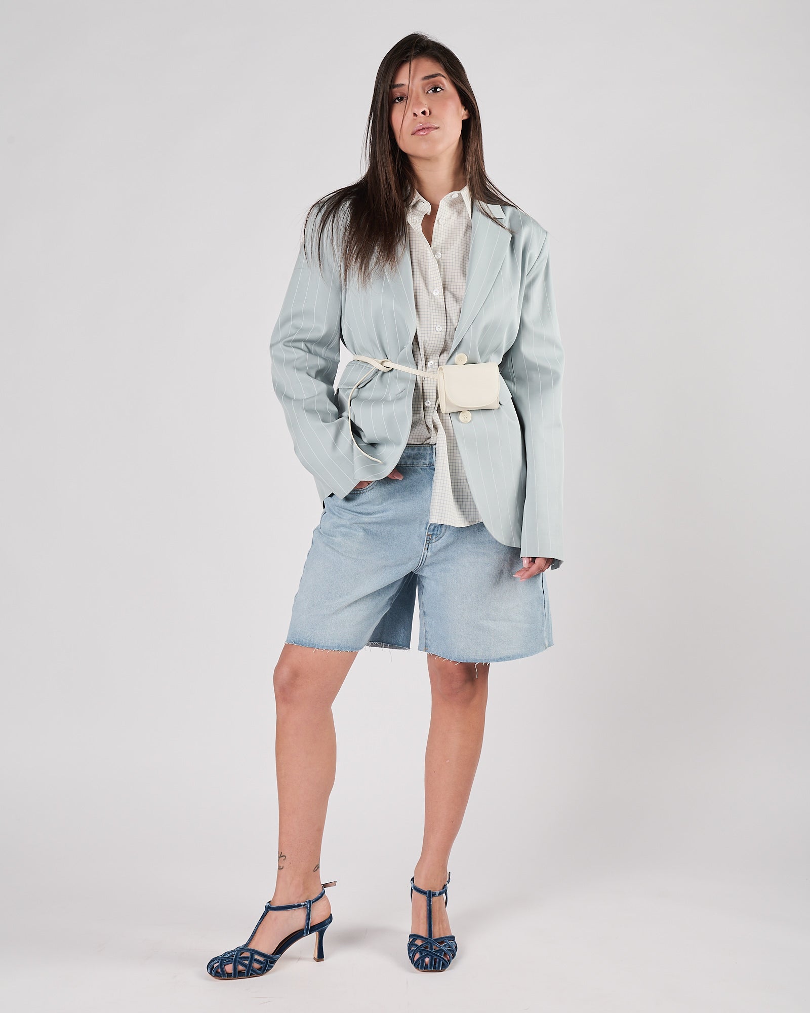 Bermuda Eleh in denim taglio vivo blu celeste