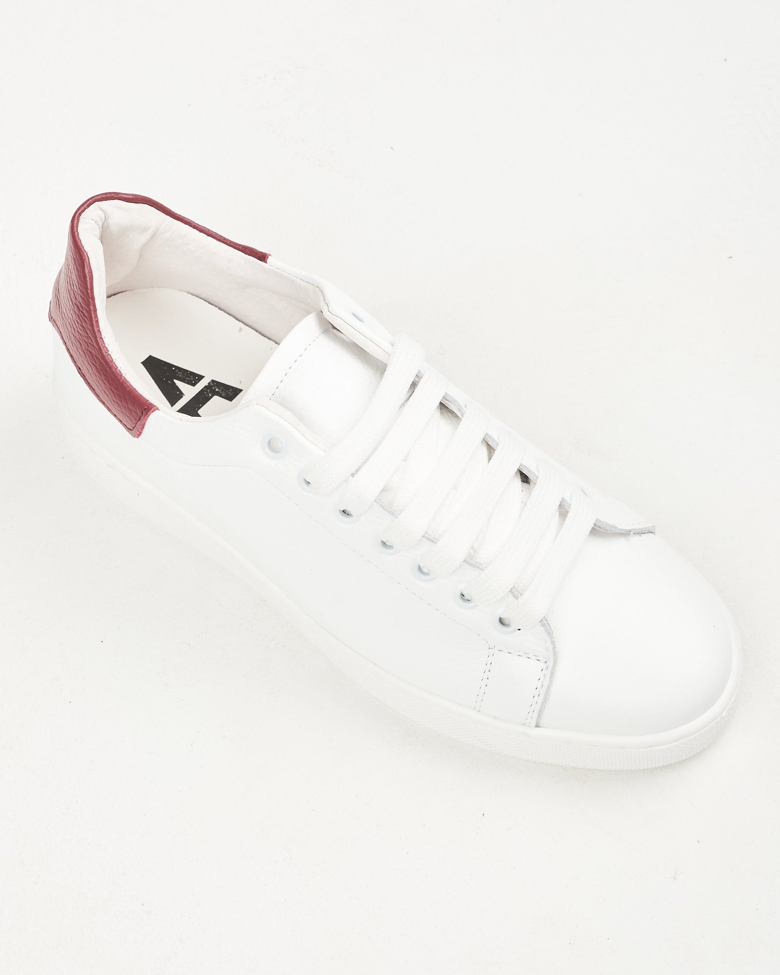 Sneaker A|STORE bianca con talloncino cuoio