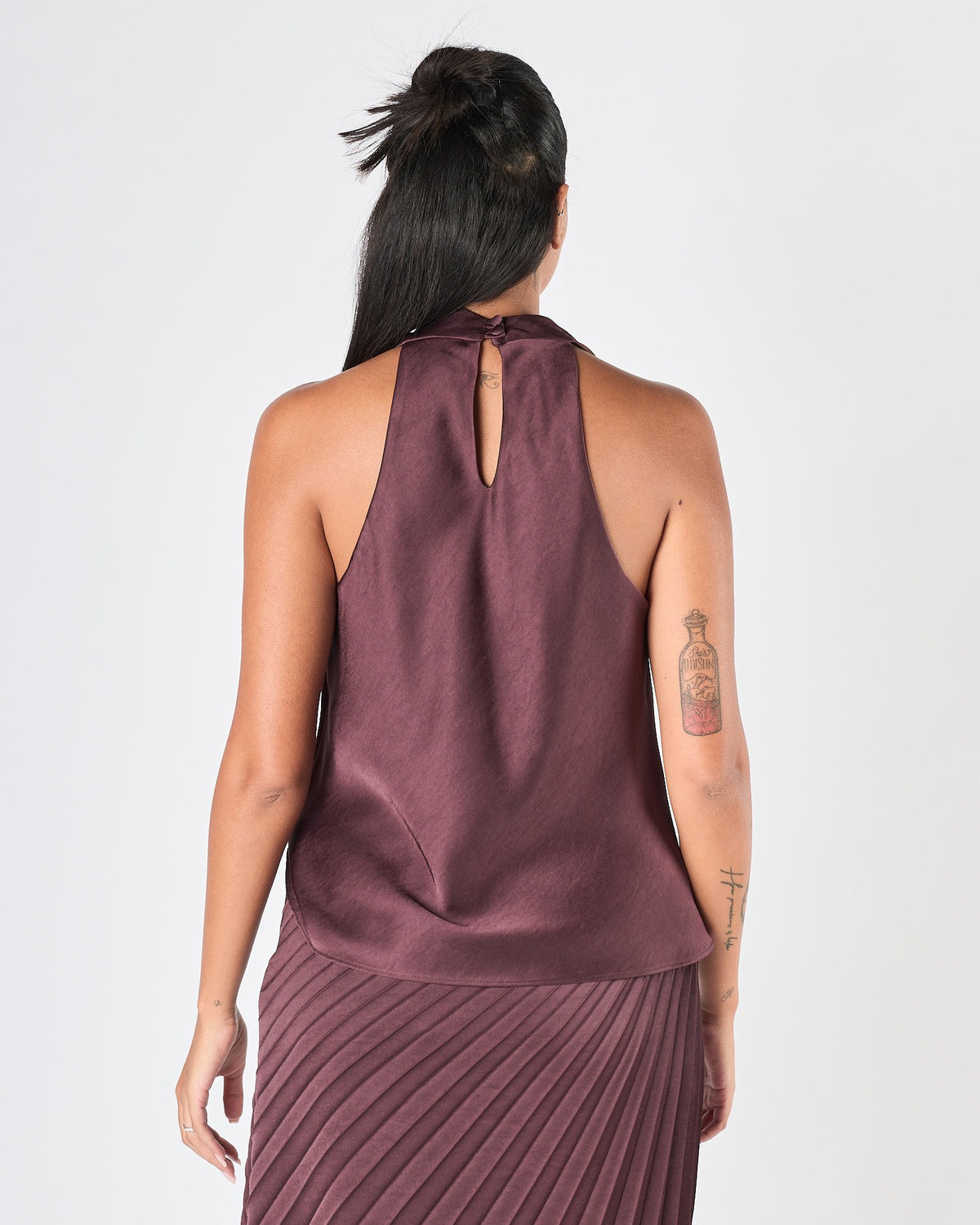 Top Carla Ruiz in raso bordeaux