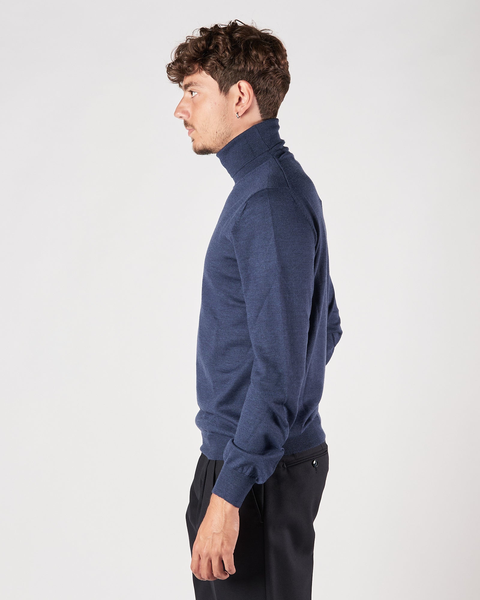 Maglia A|STORE collo alto in lana blu cobalto