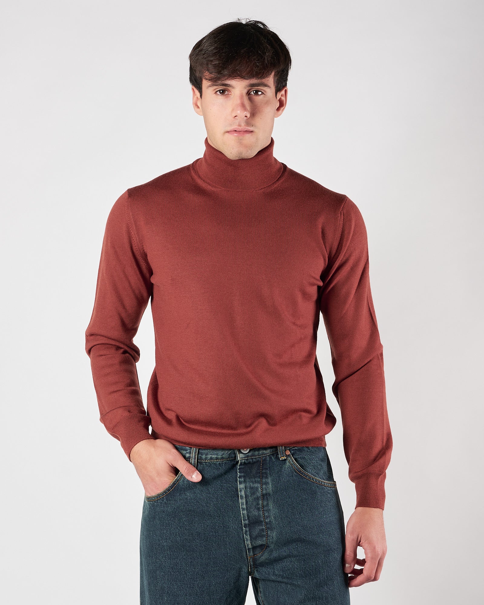 Maglia A|STORE collo alto in lana mattone