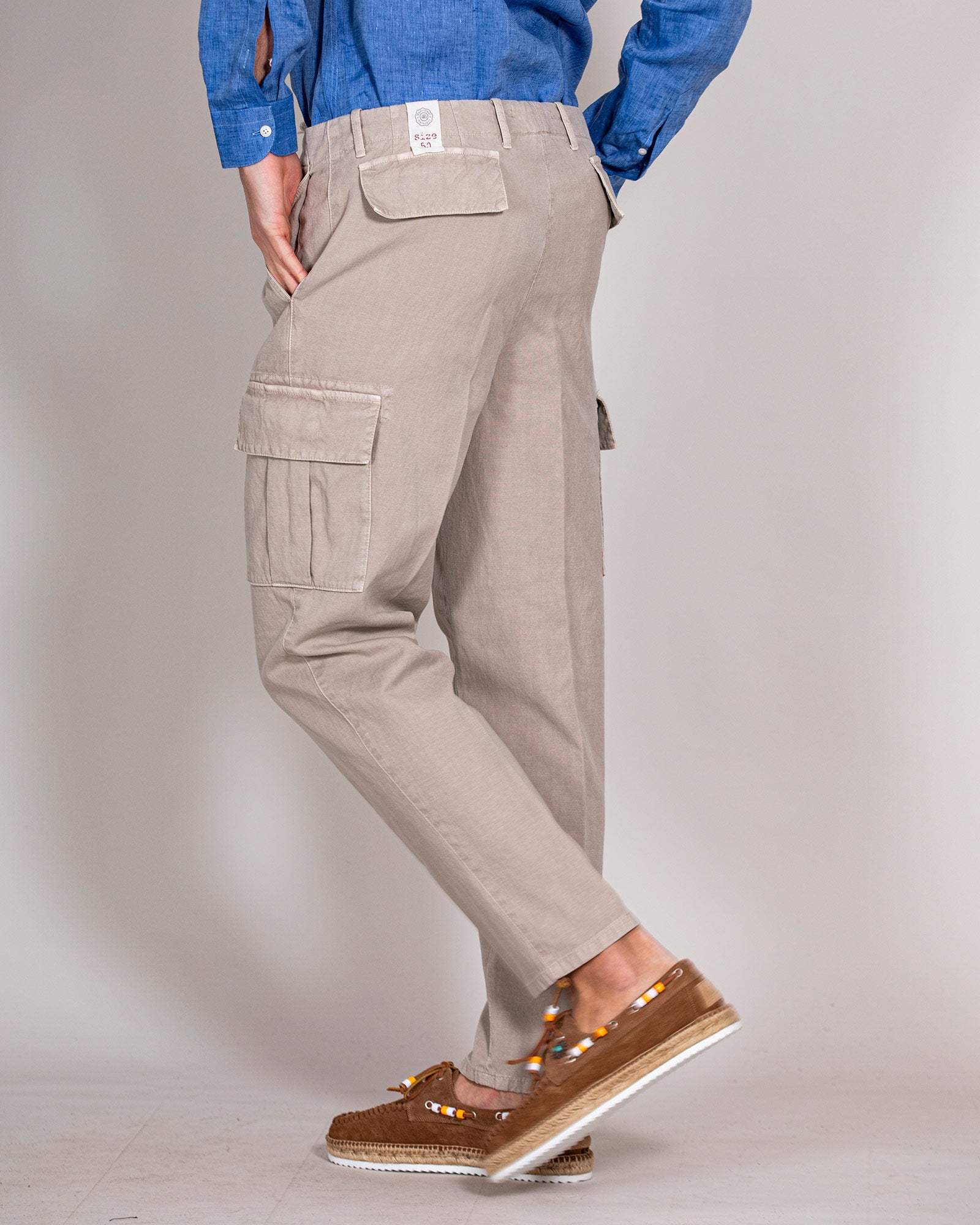 Pantalone tasconato grigio