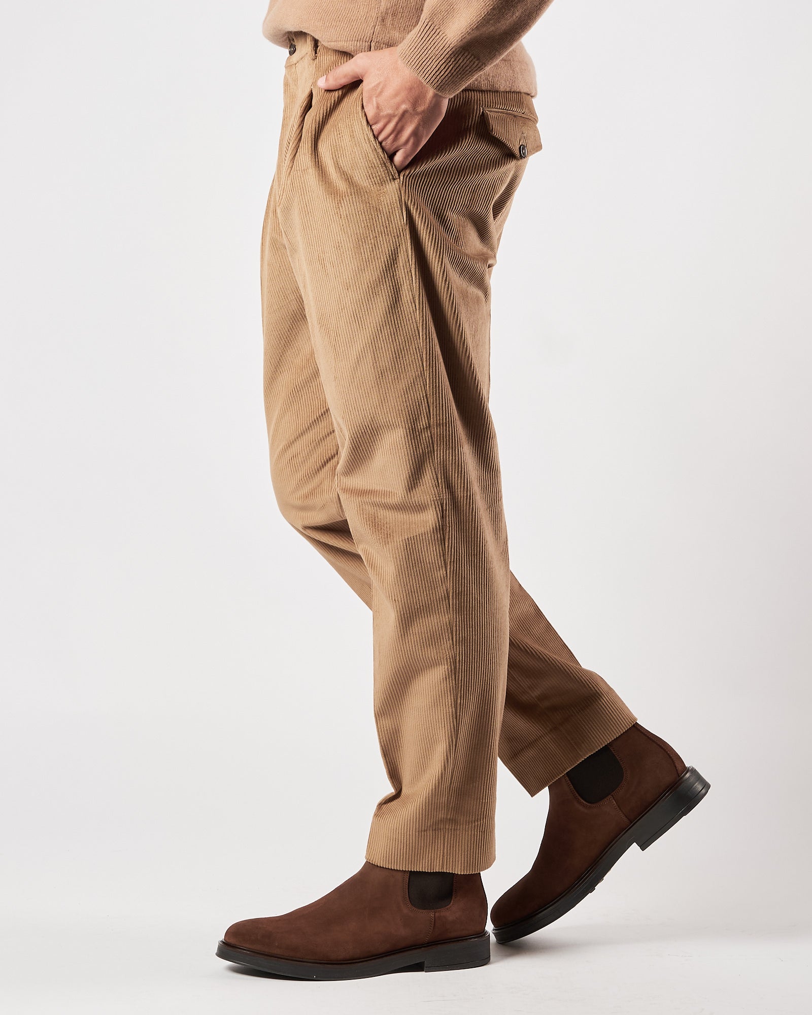 Pantalone A|STORE uomo con pences in velluto miele