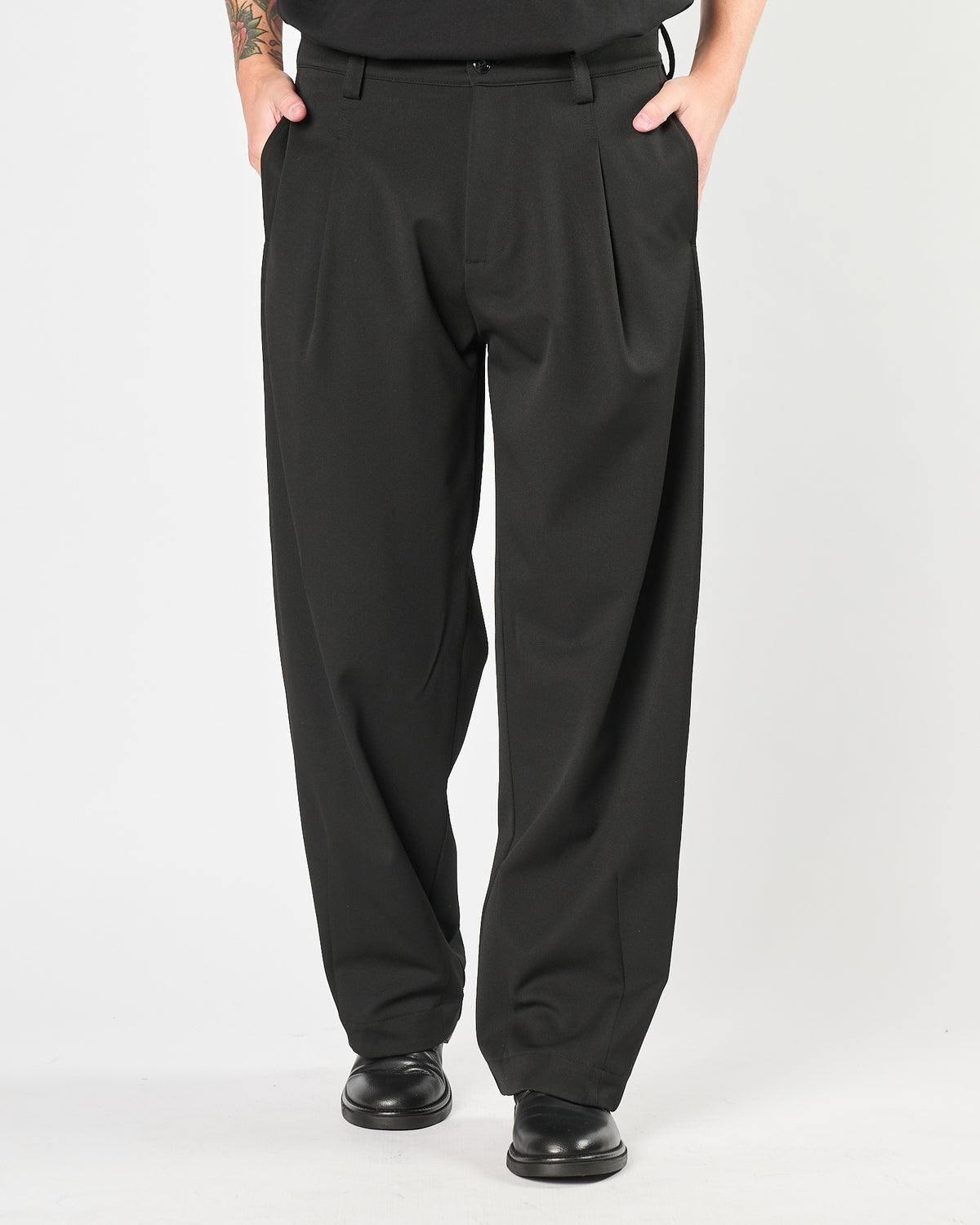 Pantalone Aimé con pence nero