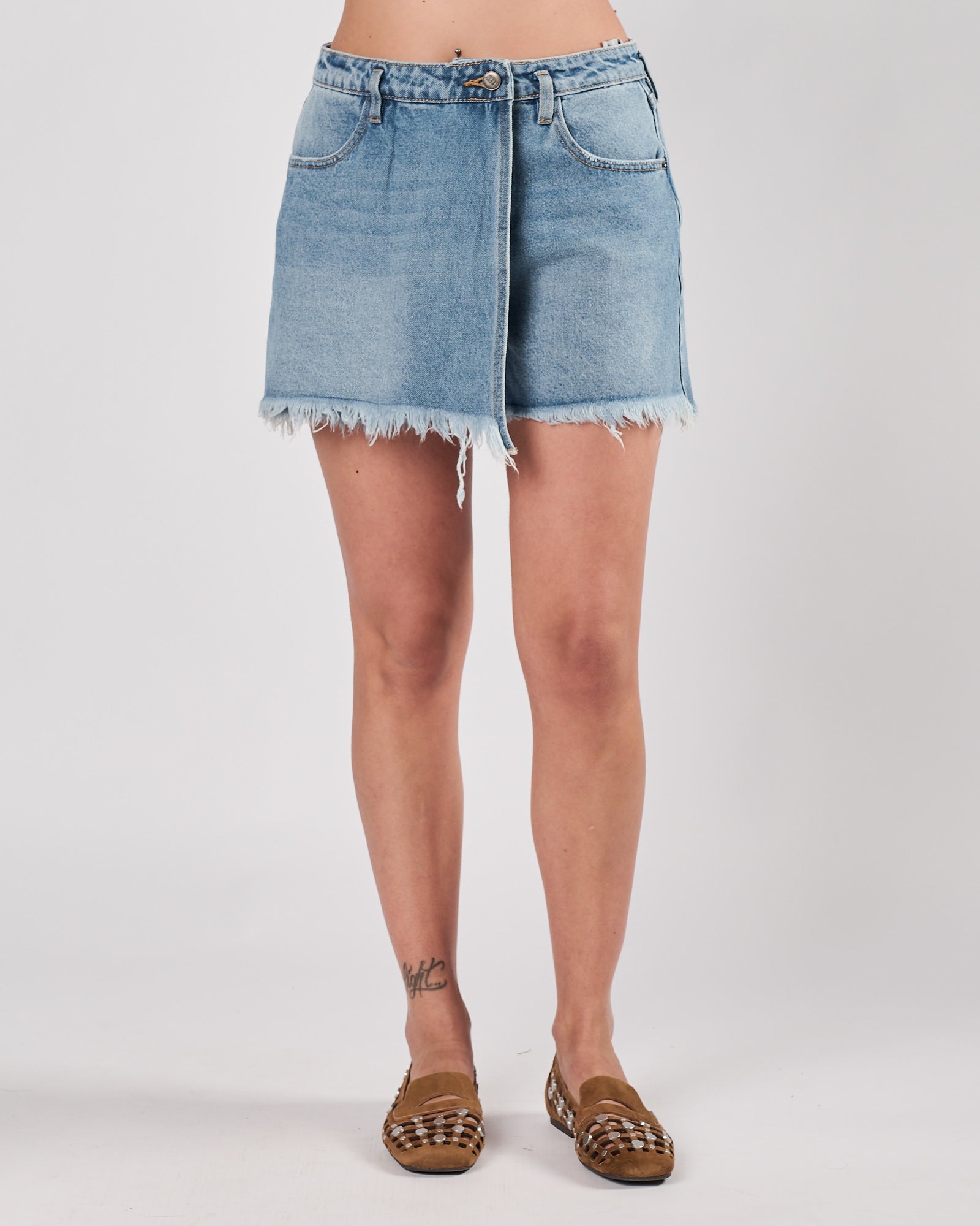 Short Eleh in denim blu chiaro toglio gonna