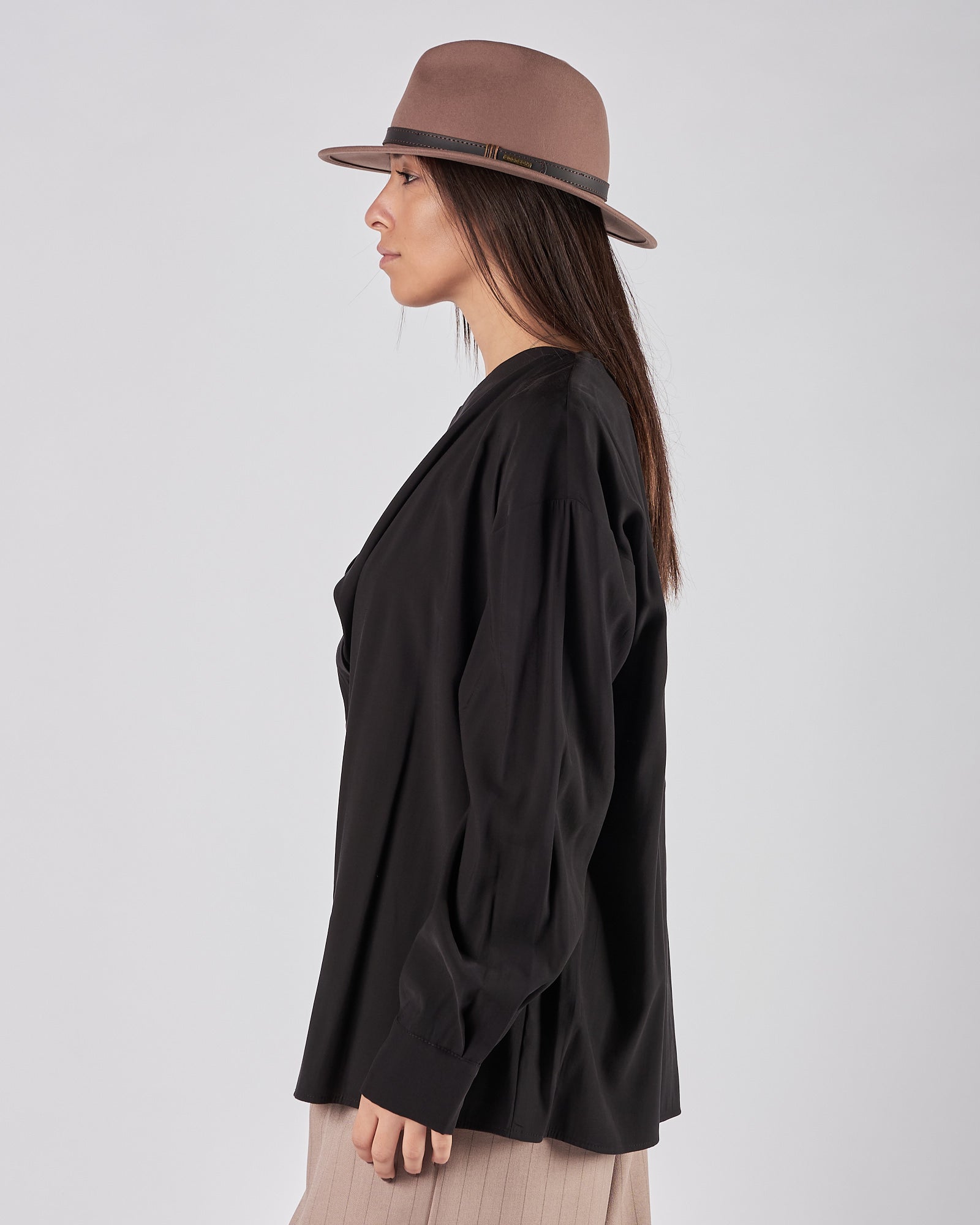 Camicia Eleh senza collo nera