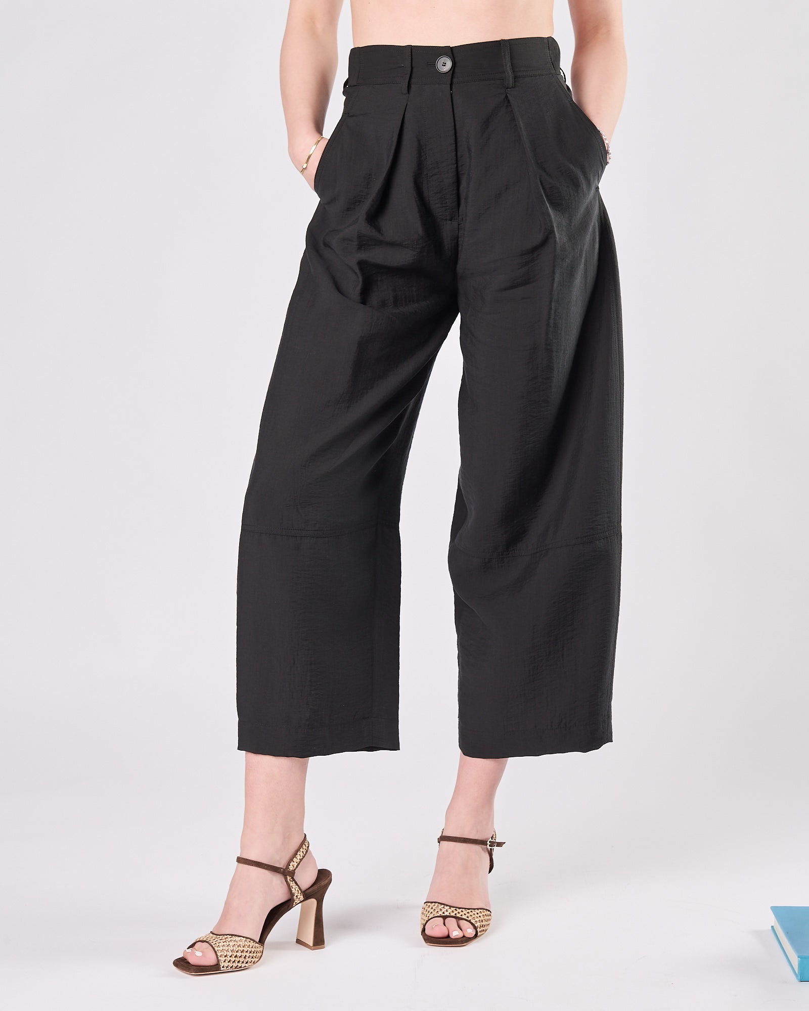 Pantalone Tela9 in tencel con una pence nero
