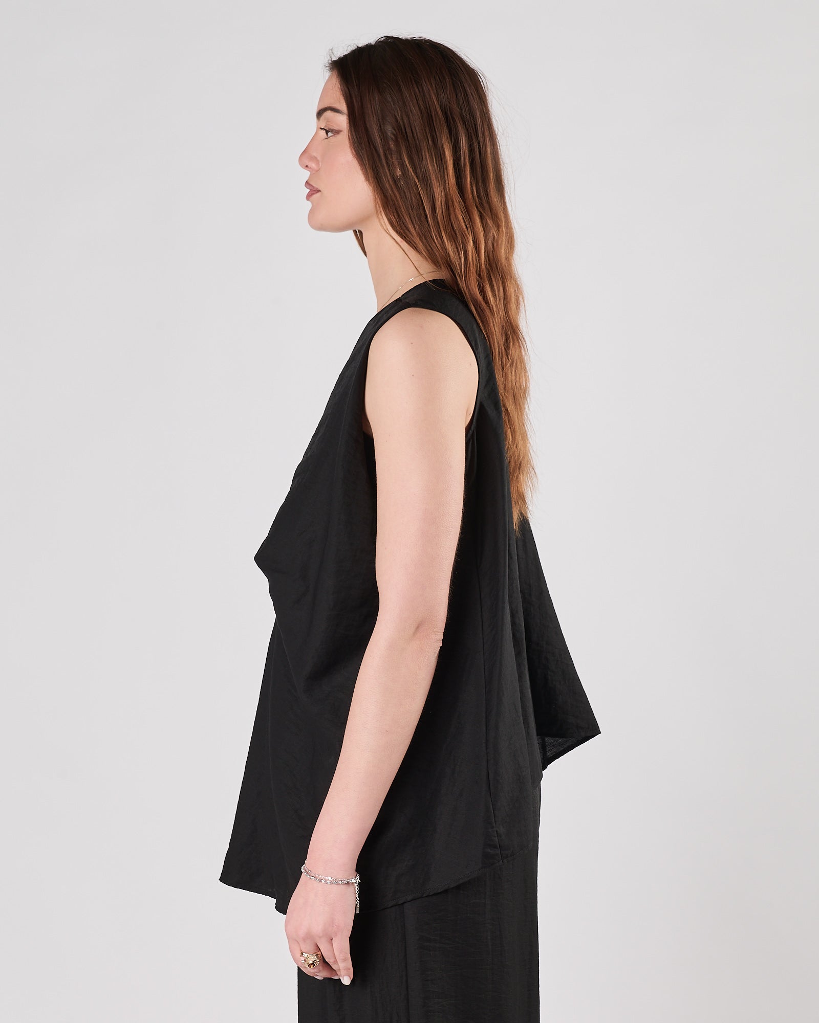 Blusa Eleh nera scollatura dietro