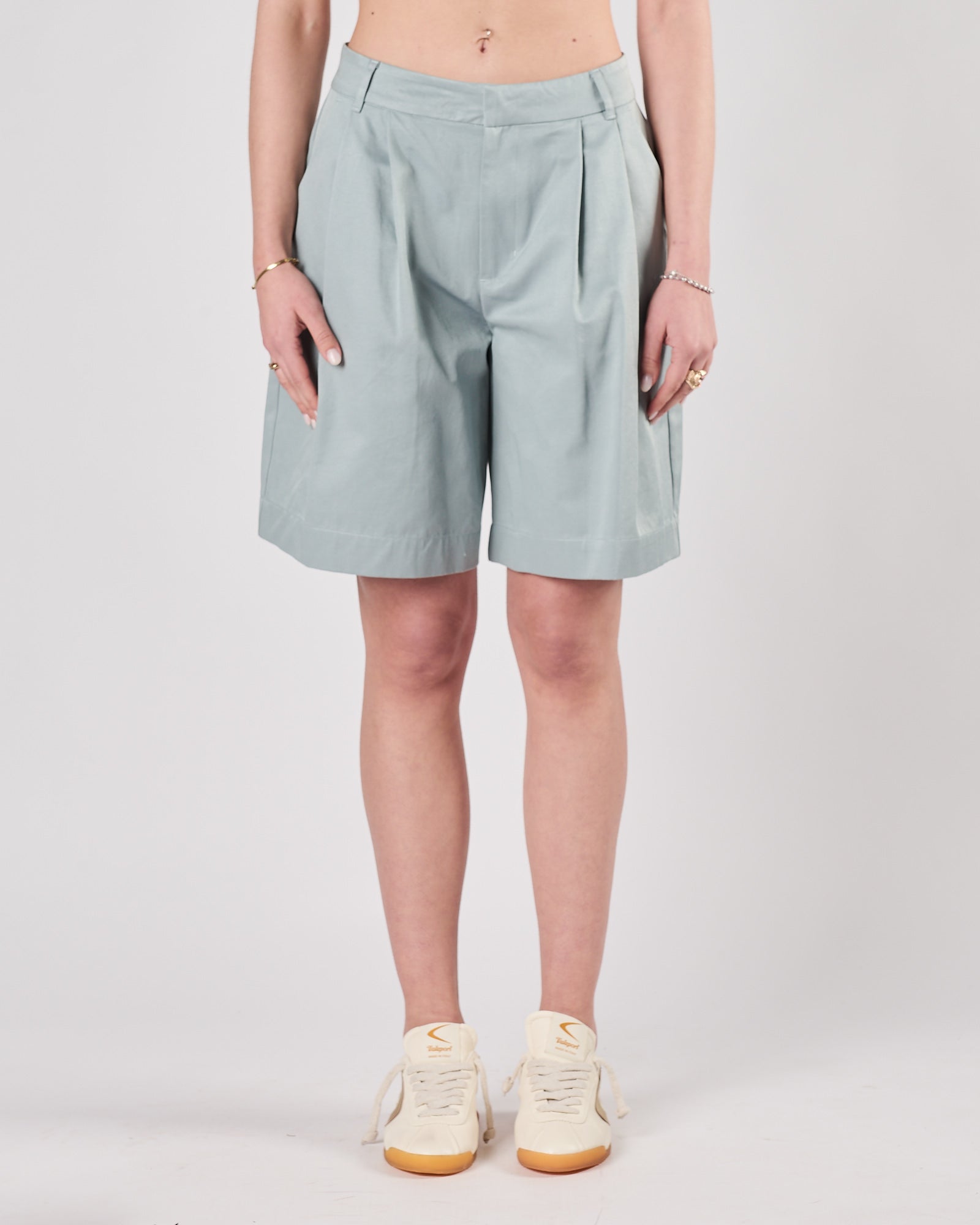 Bermuda Eleh con pence celeste