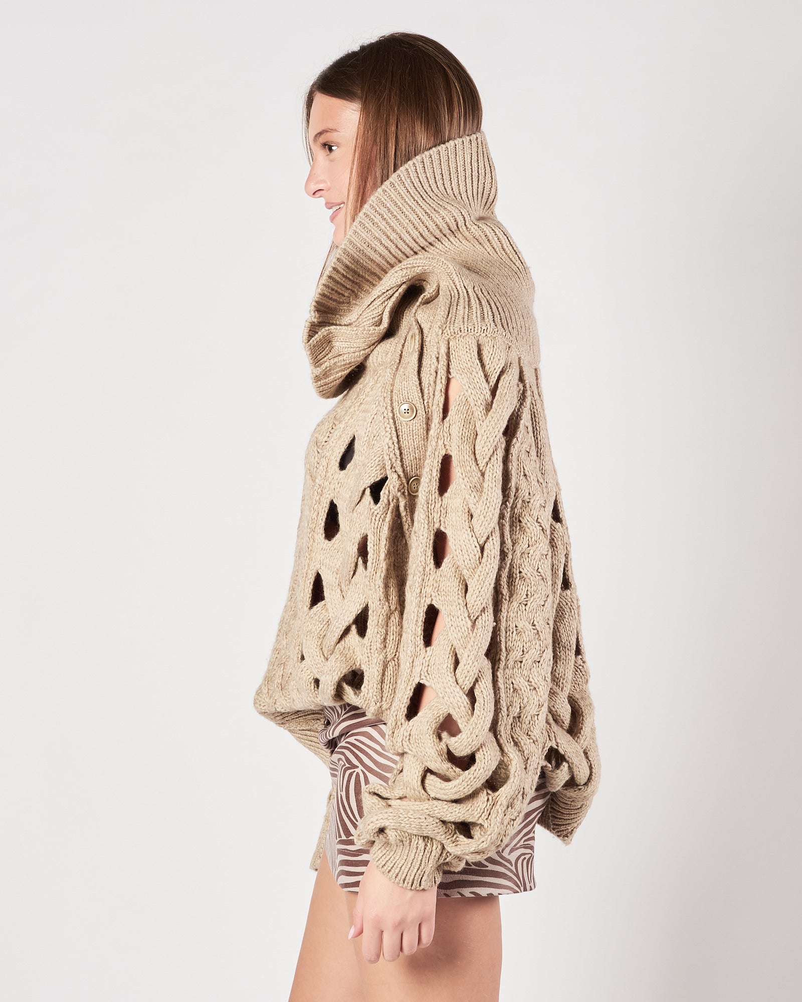 Maglia Mes Demoiselles over biege con trecce traforata