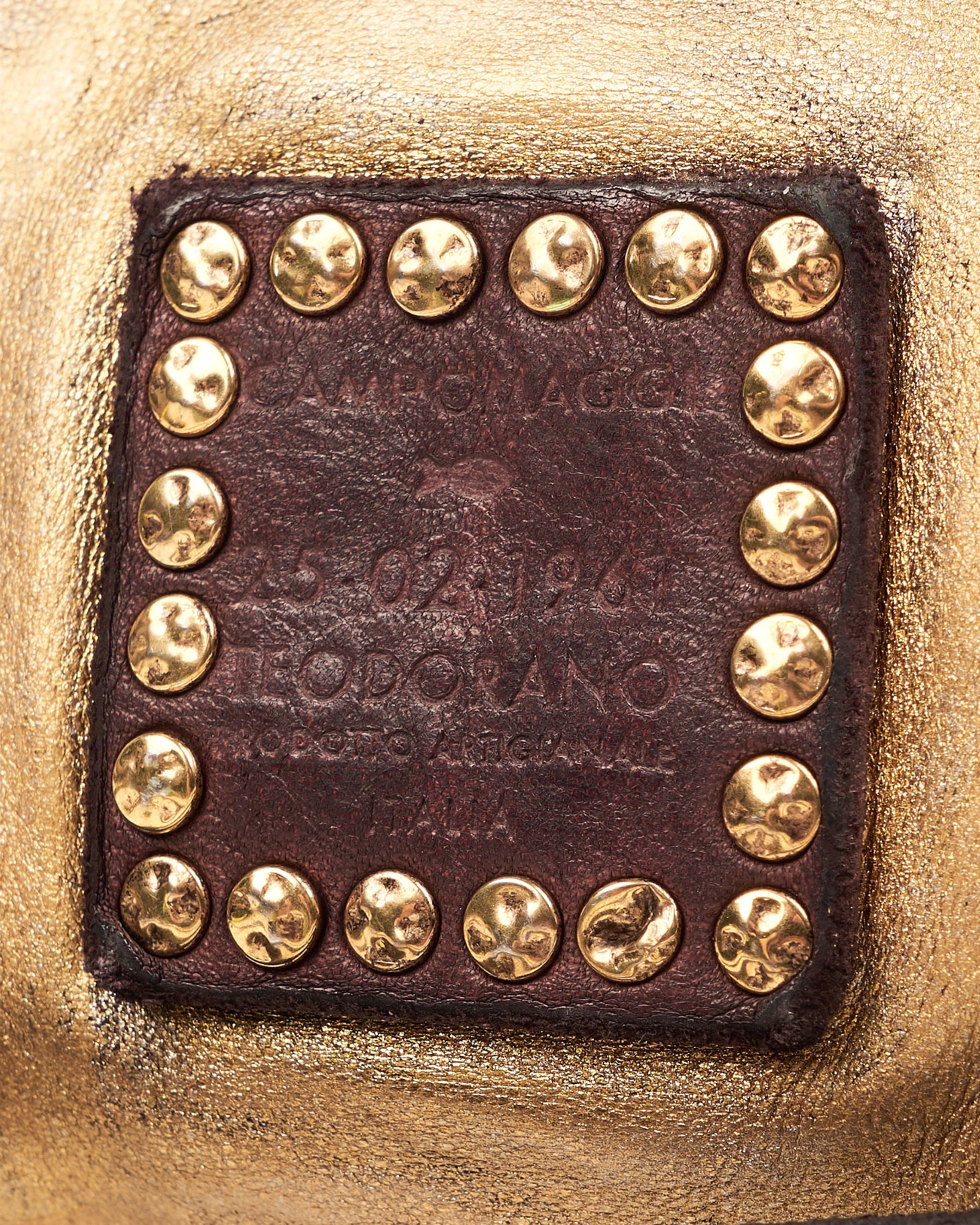 Borsa Campomaggi Licia in pelle laminata oro