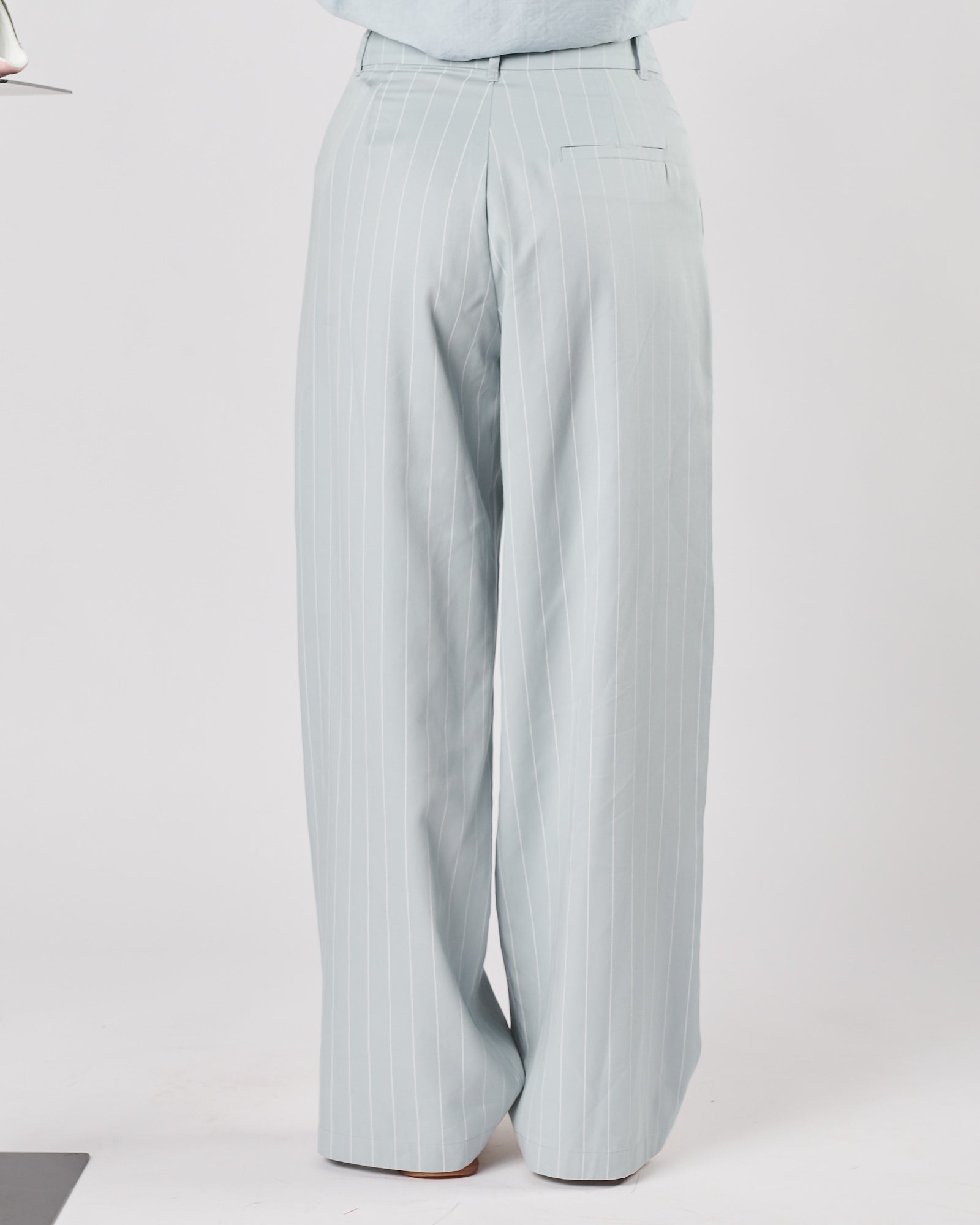 Pantalone Eleh morbido gessato celeste