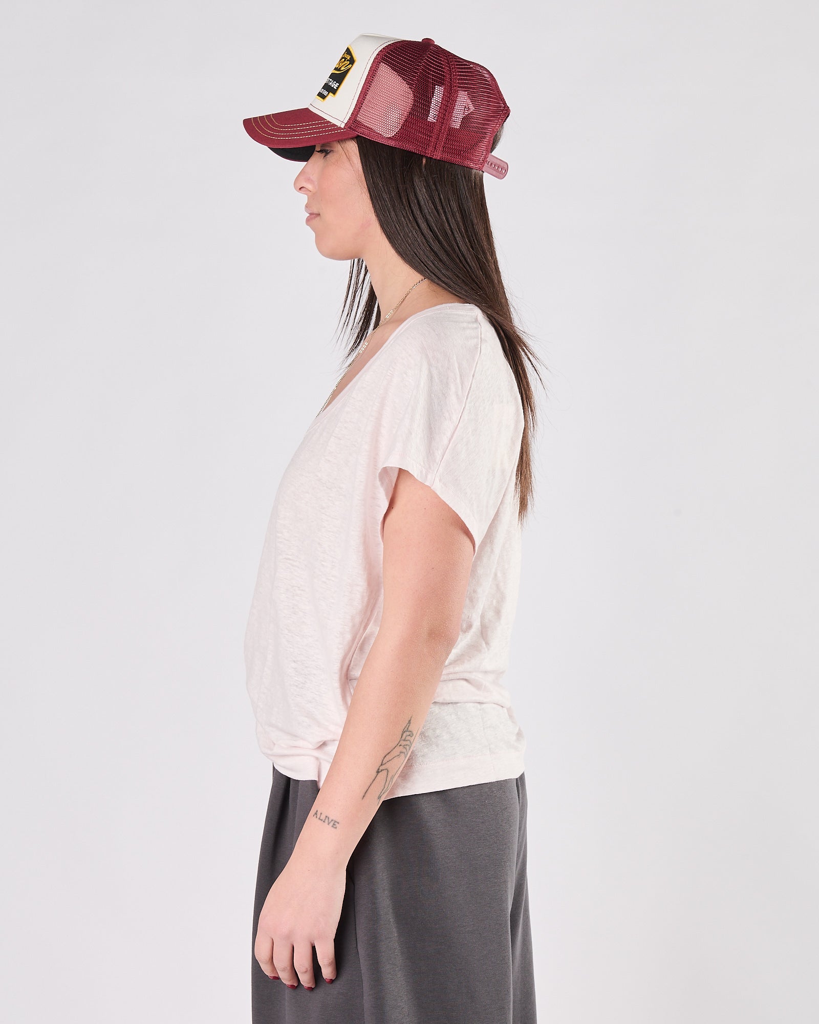 T-shirt Majestic scollo profondo rosa in lino