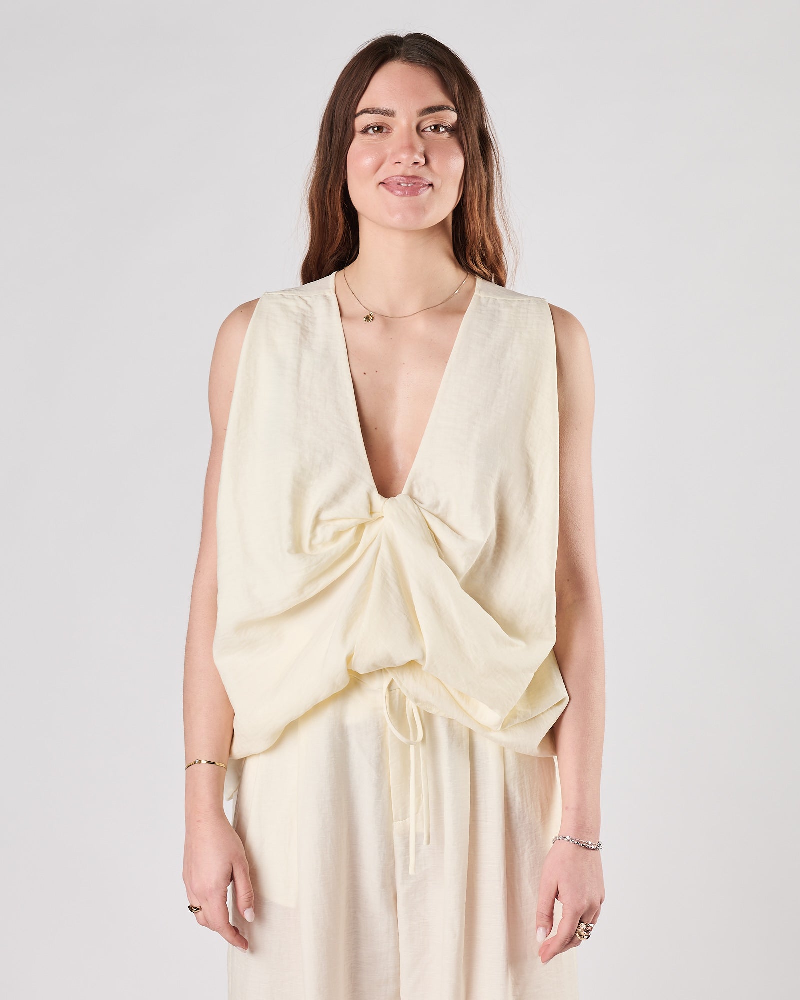 Blusa Eleh panna aperta dietro