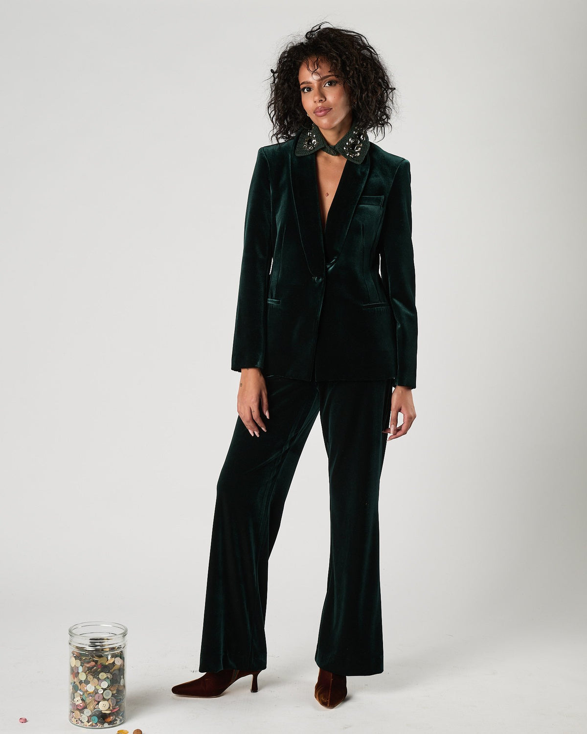 Tailleur Carla Ruiz in velluto liscio verde