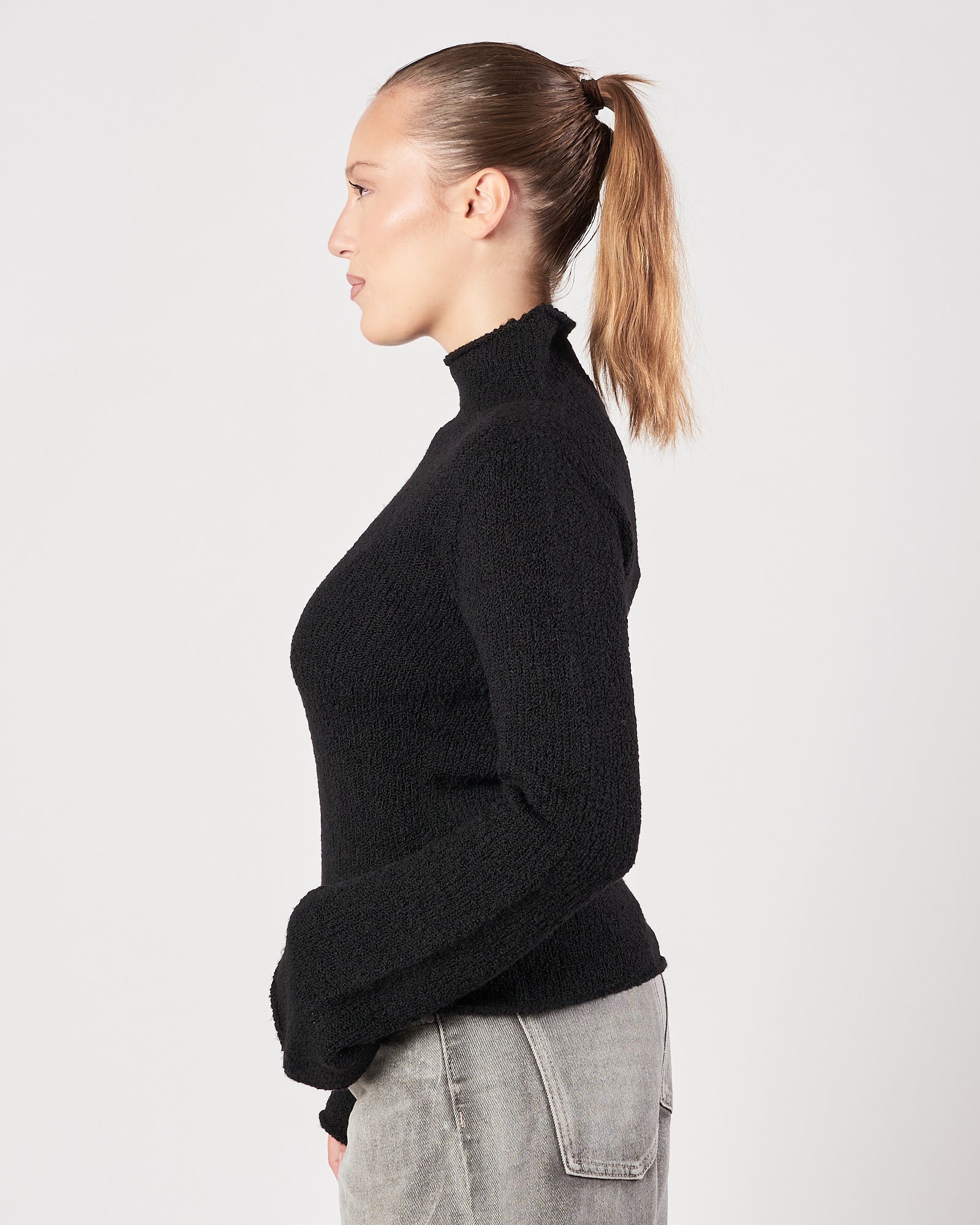 Maglia Roberto Collina scollo vulcano nera