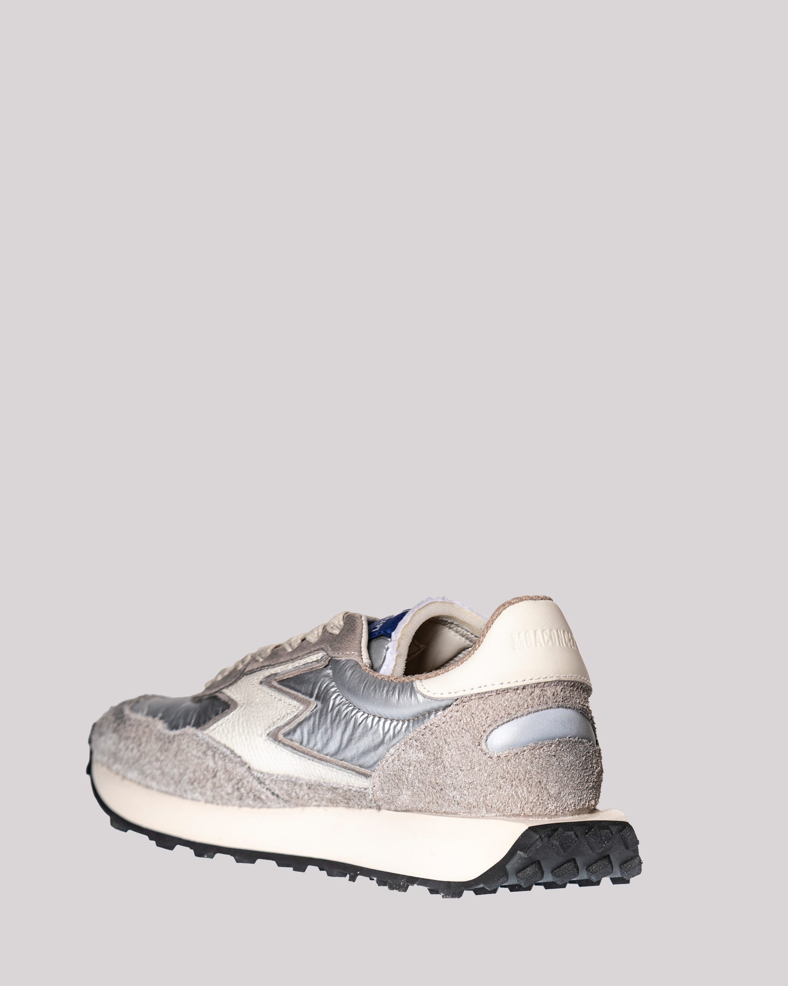 Sneaker Moaconcept in nylon e suede grigio effetto sporcato