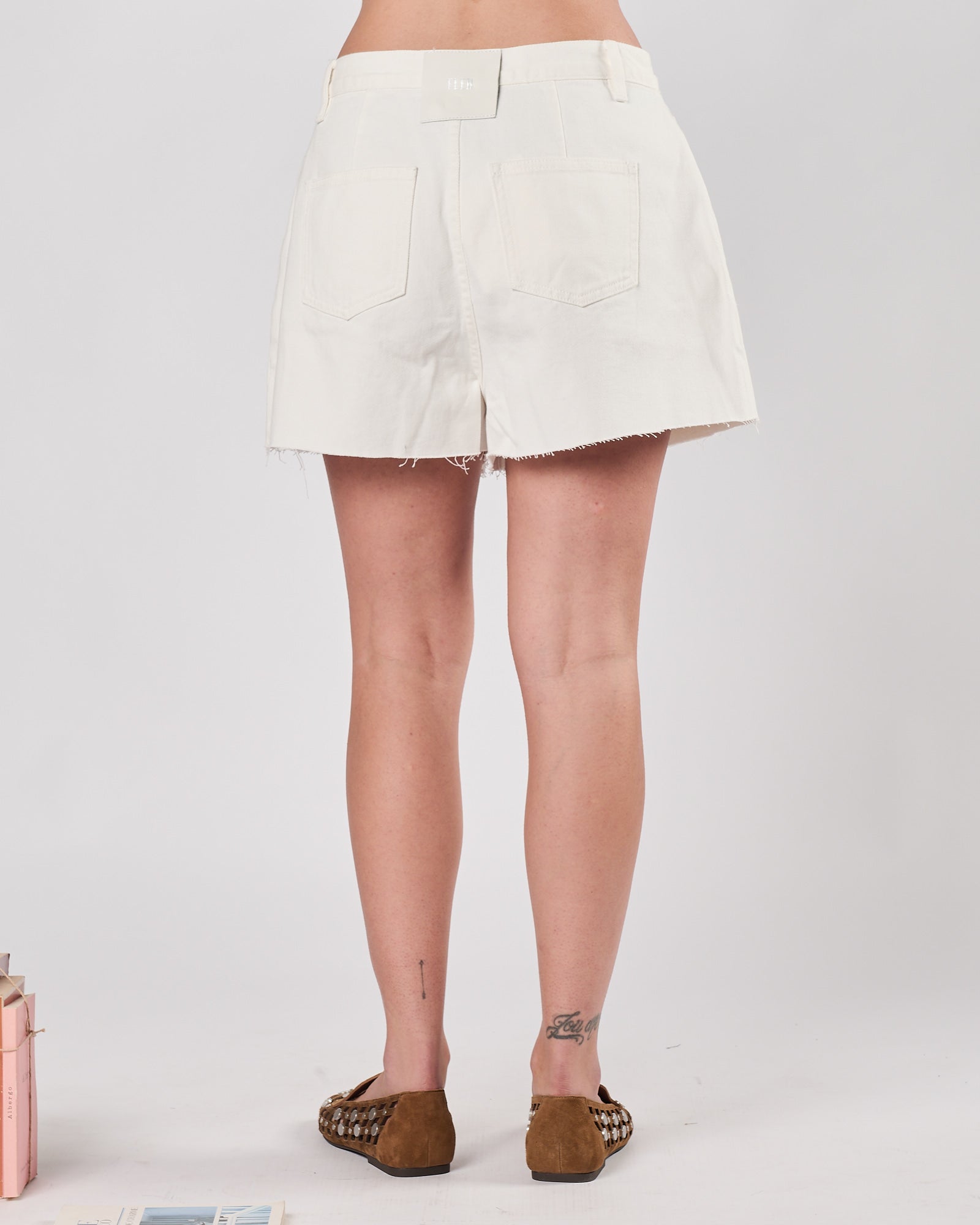 Short Eleh con rotture bianco