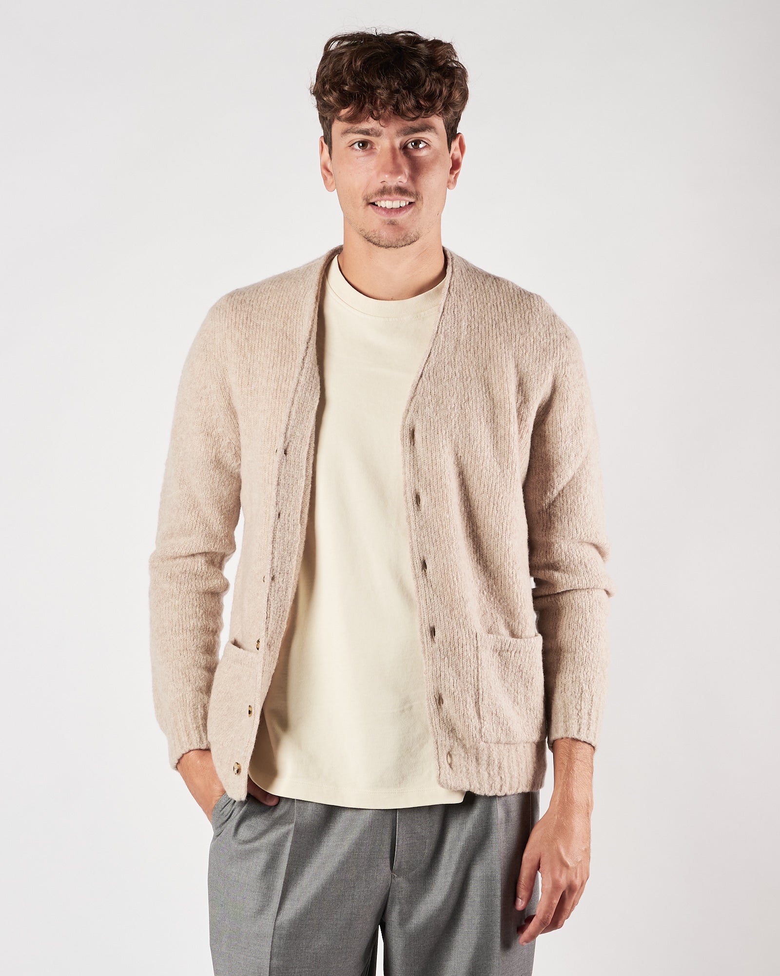 Cardigan A|STORE con bottoni beige