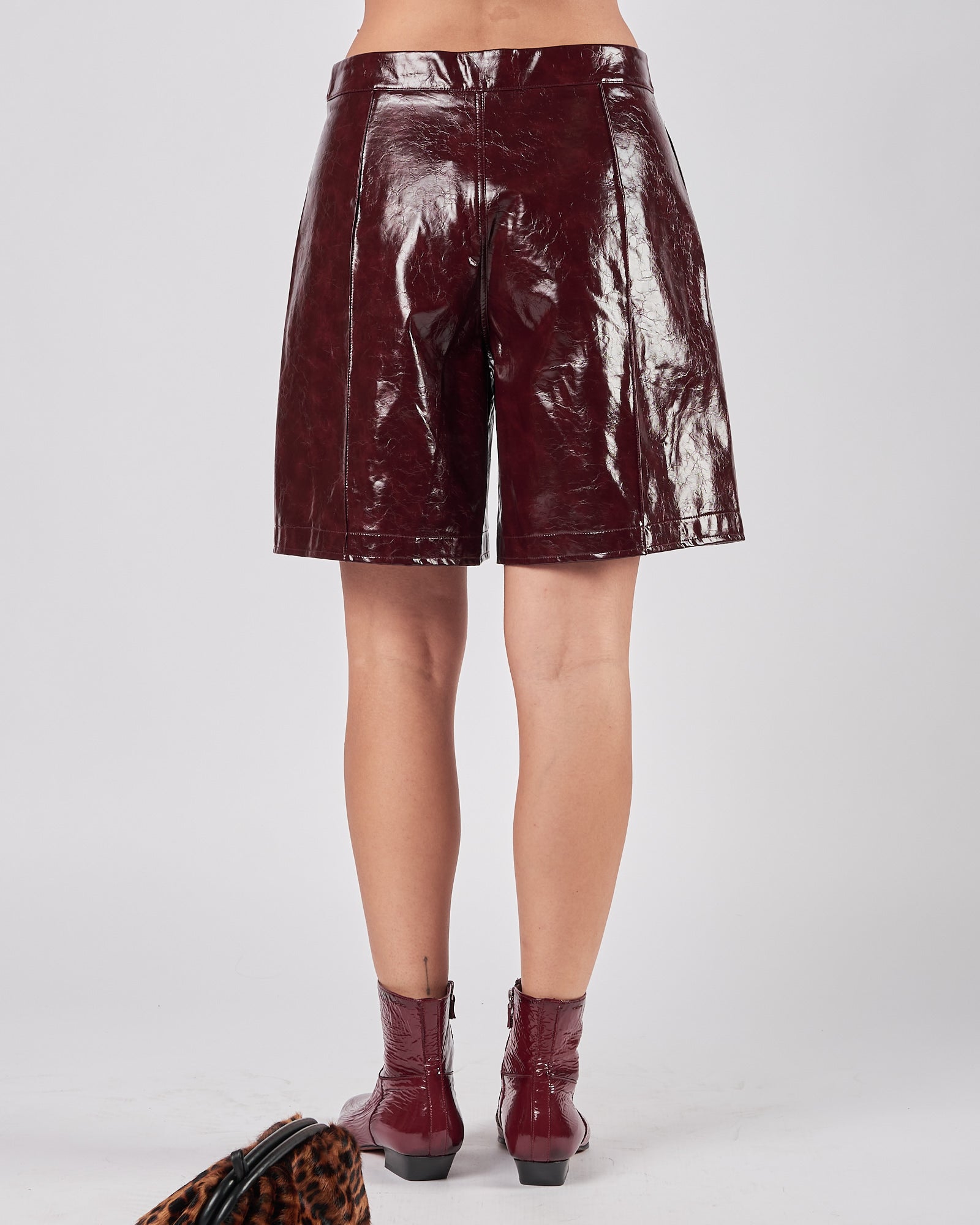 Bermuda Weili Zheng in vinile burgundy