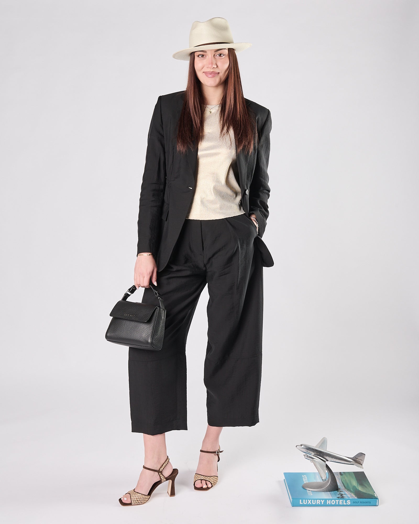 Pantalone Tela9 in tencel con una pence nero