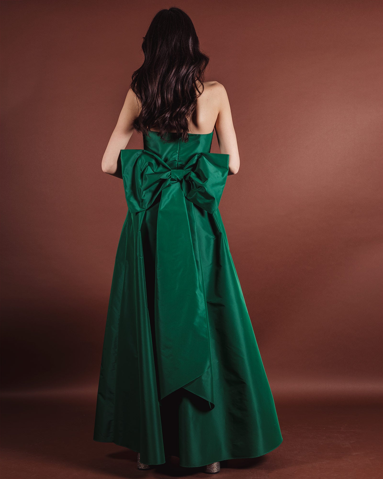 Dress with emerald stole