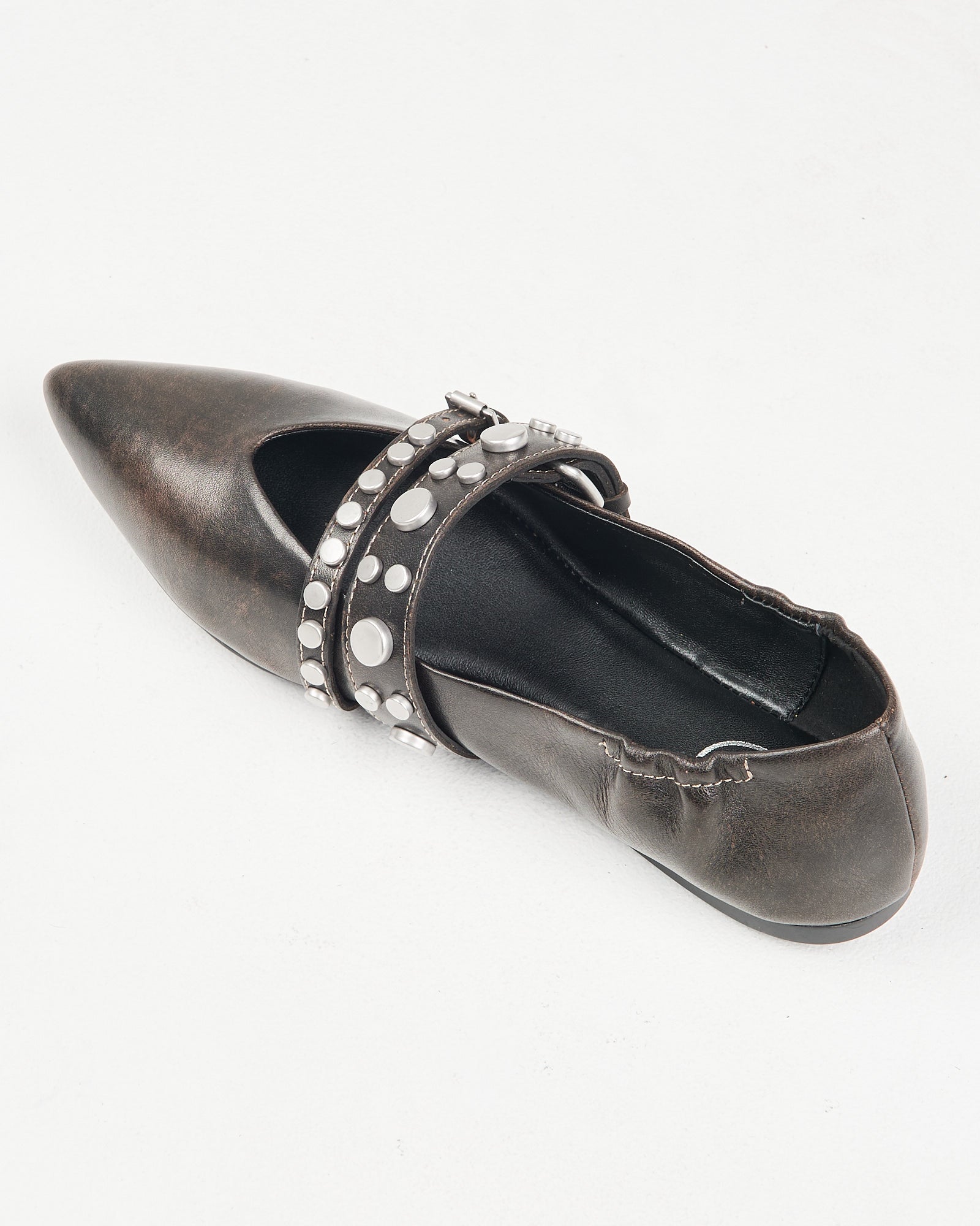 Ballerina Ash in pelle testa di moro nera con borchie