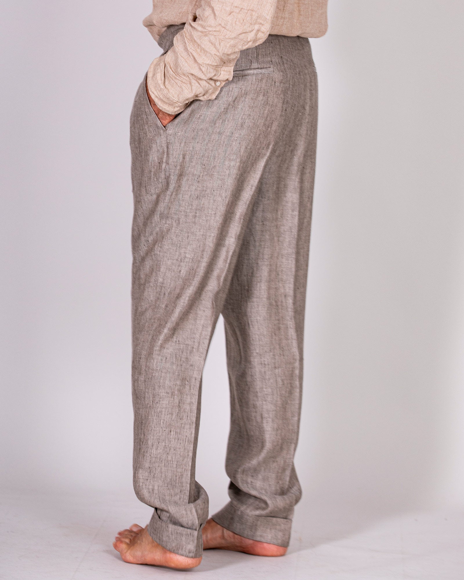 Pantalone spinato in lino beige