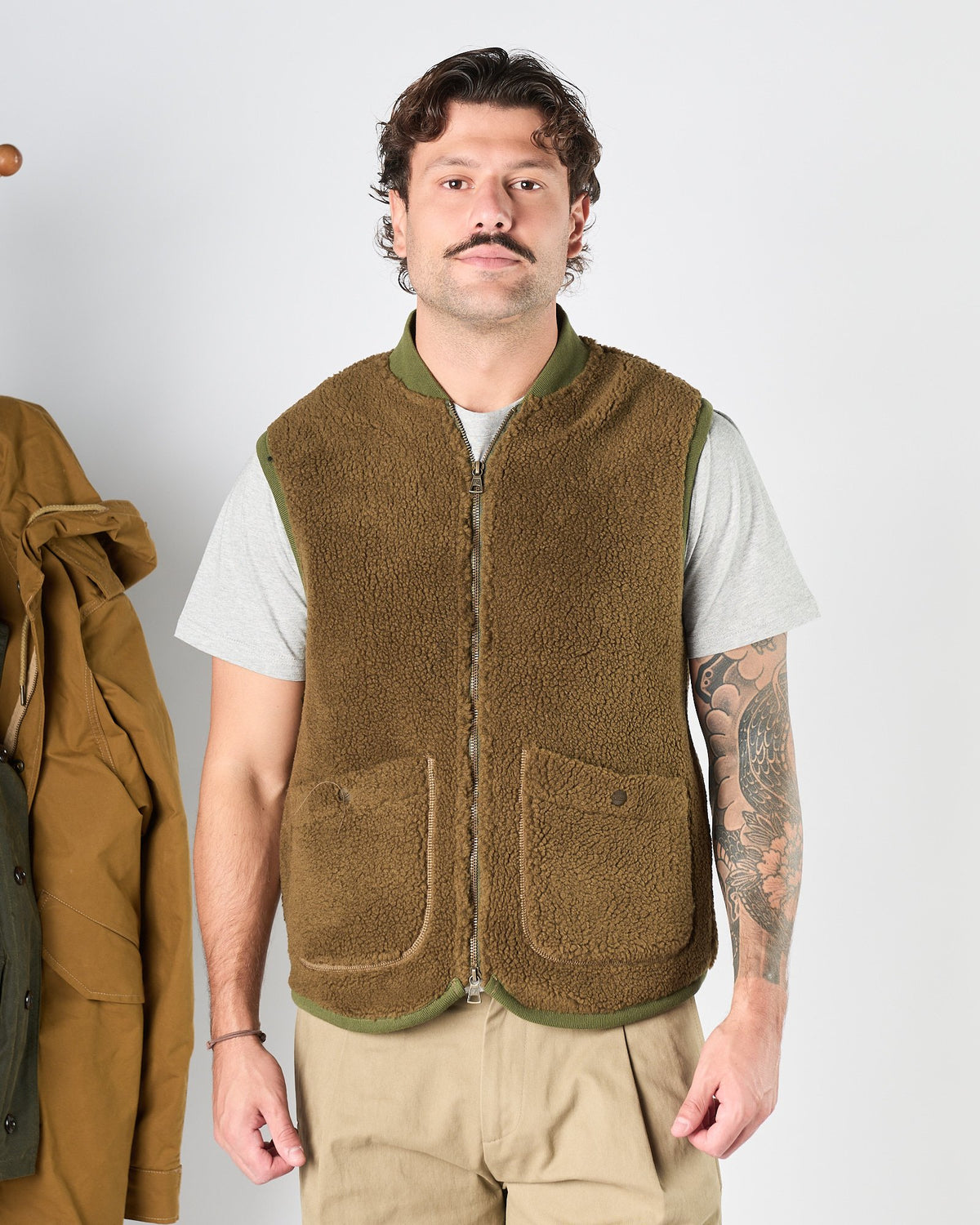 Gilet Bl'ker in pile tessuto teddy kaki