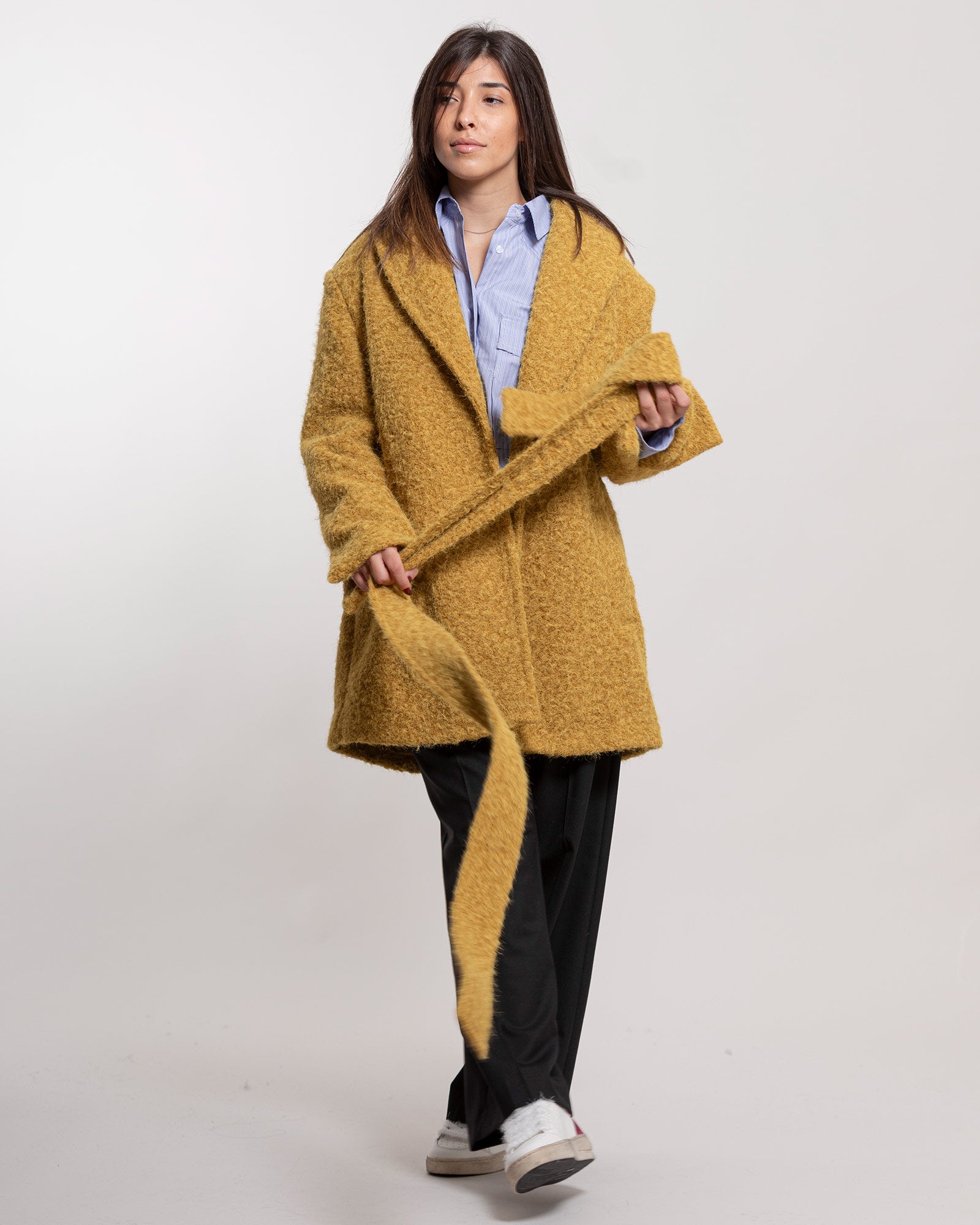 Cappotto Weili Zheng corto in feltro senape