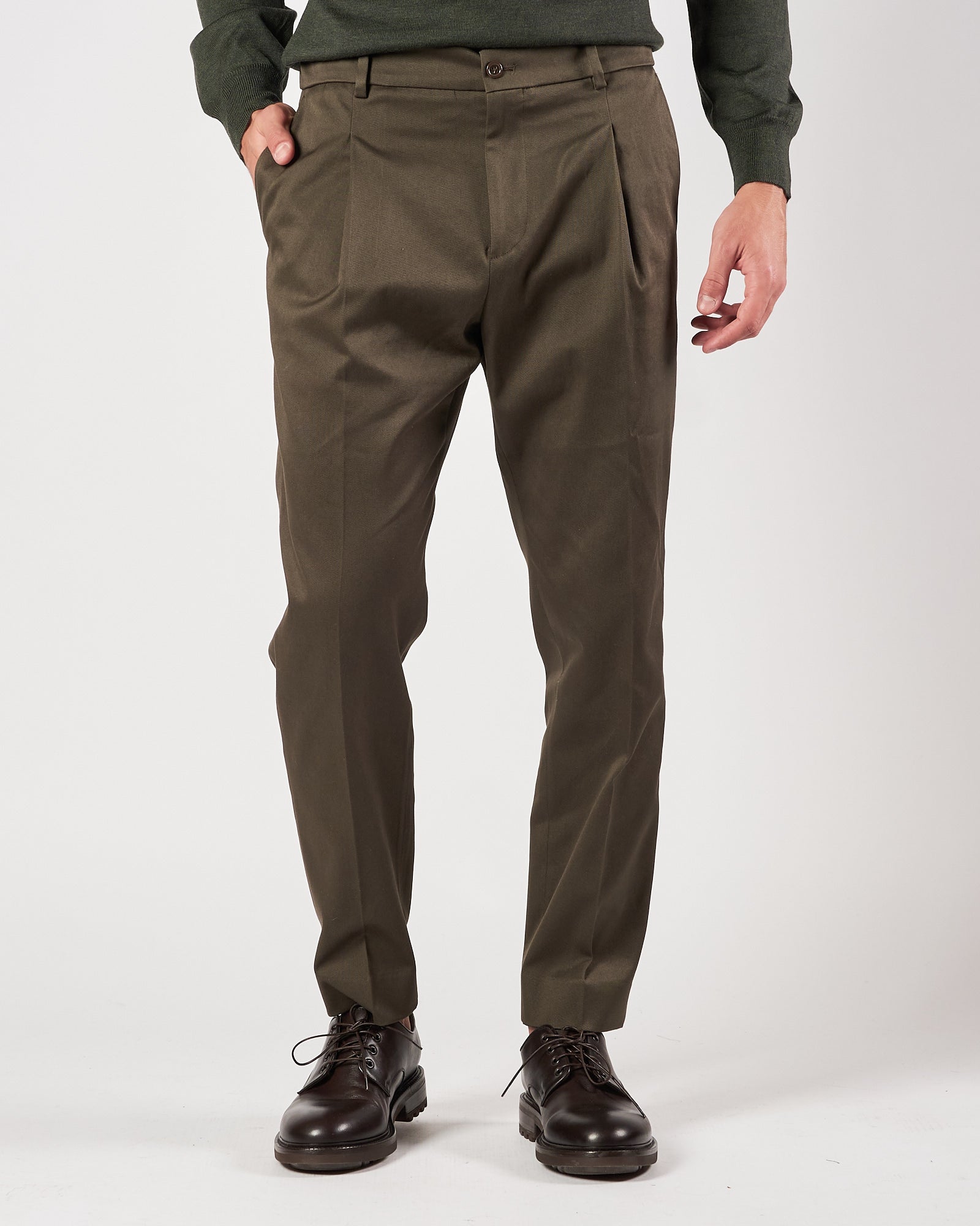 Pantalone A|STORE uomo con pences verde