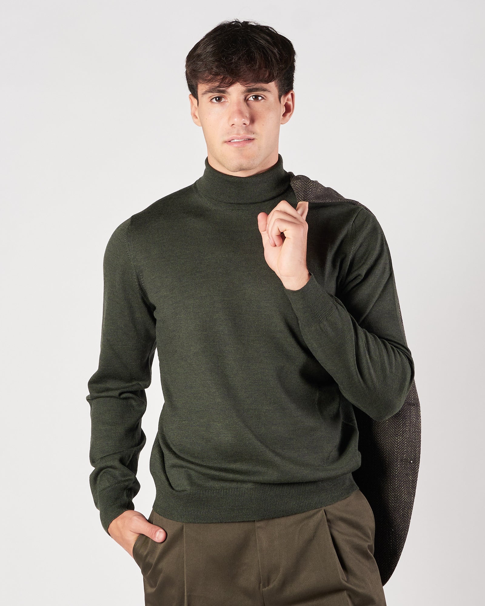 Maglia A|STORE collo alto in lana verde bosco