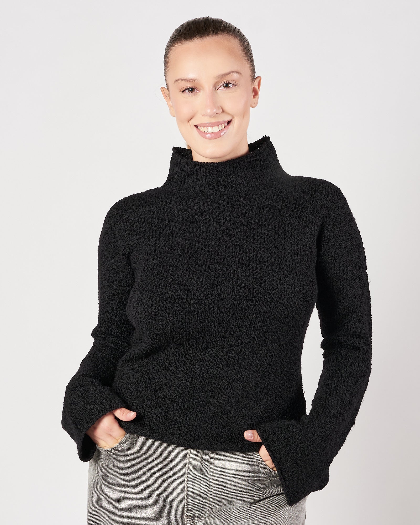 Maglia Roberto Collina scollo vulcano nera