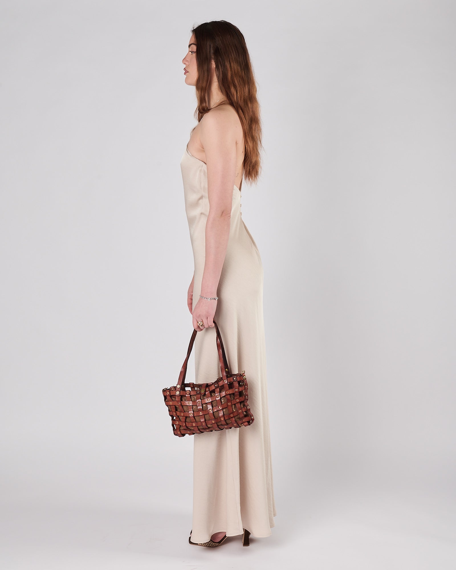 Abito Eleh lungo monospalla di raso ecru